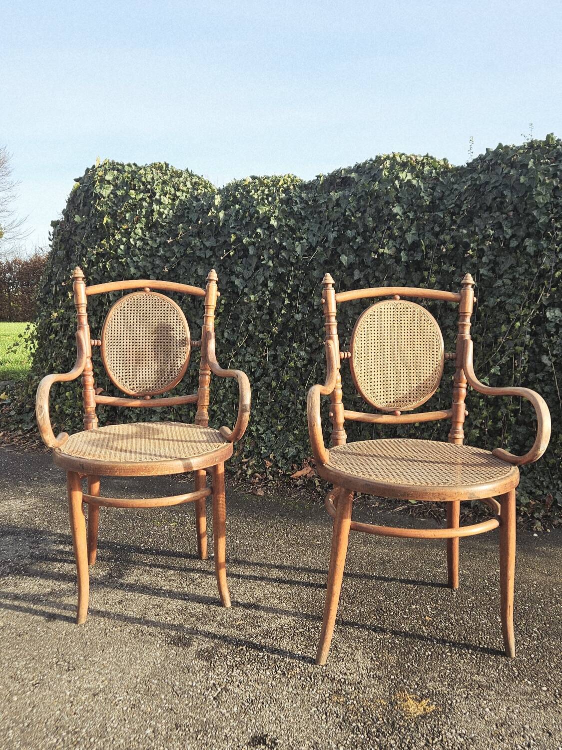 Paire de fauteuils bistrot style thonet