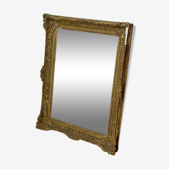 Miroir style Louis XV en bois et stuc doré