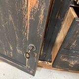 Former large drugstore counter