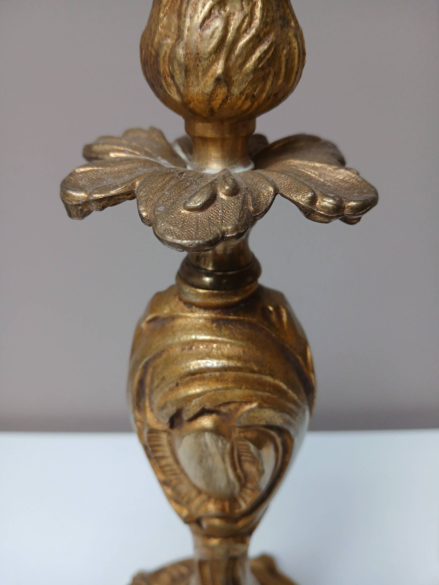 Bronze lamp base, rocaille and voluptuous decor