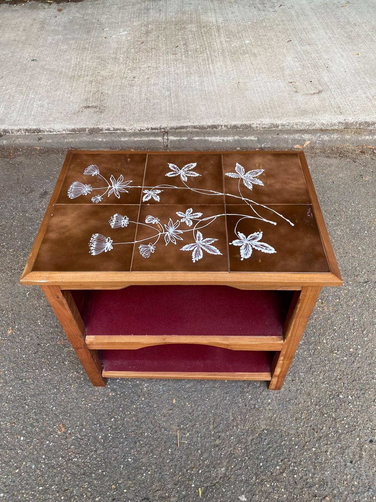 Solid wood and ceramic kitchen shelf