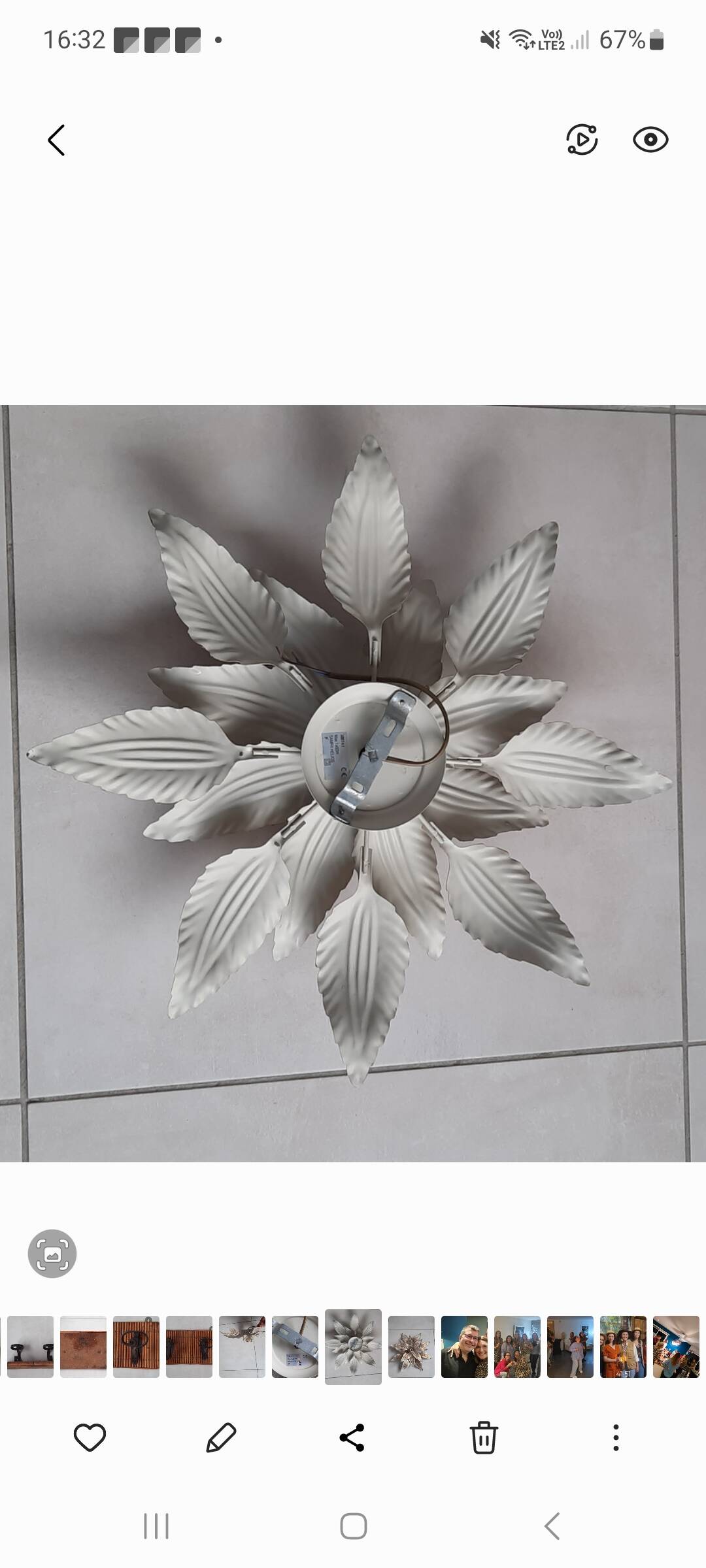 Metal flower wall light