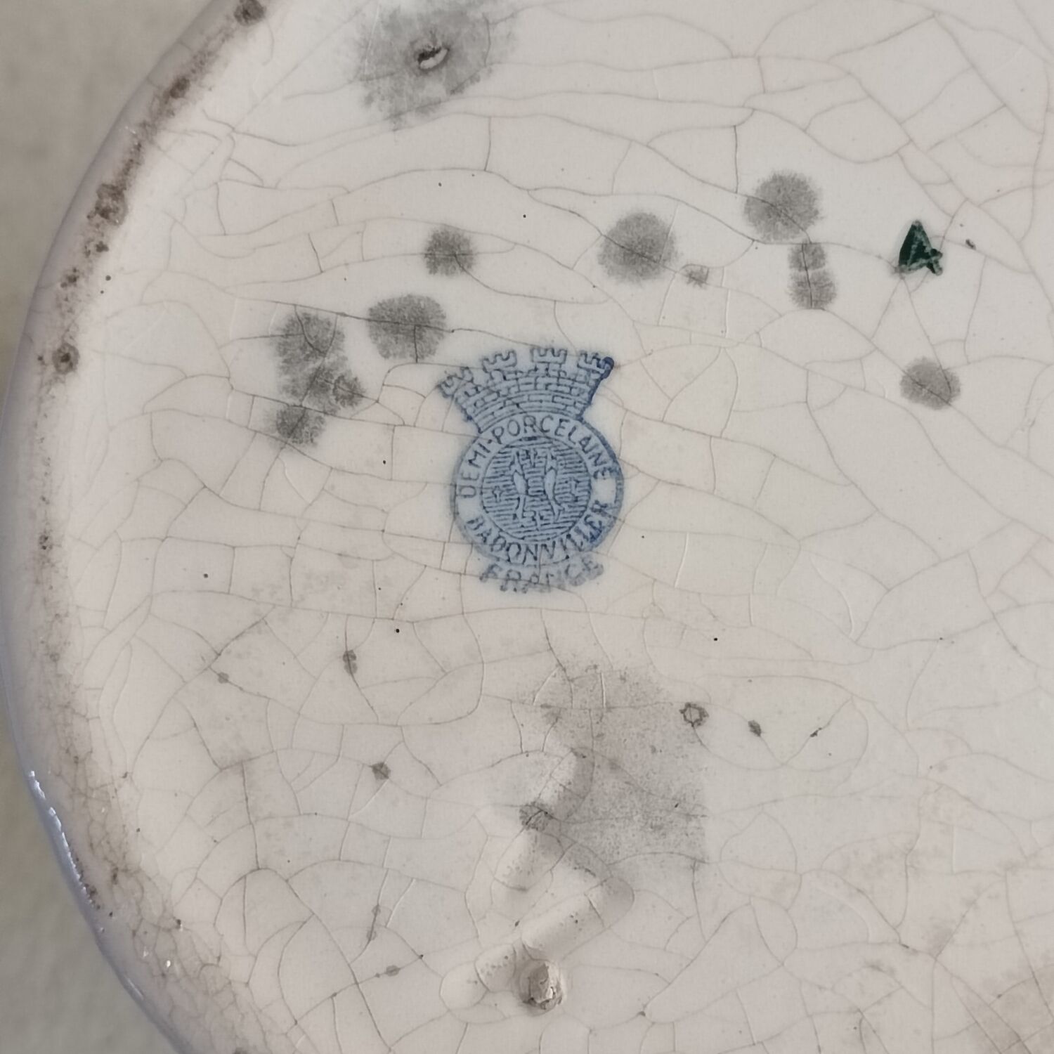 Badonviller iron earth pitcher