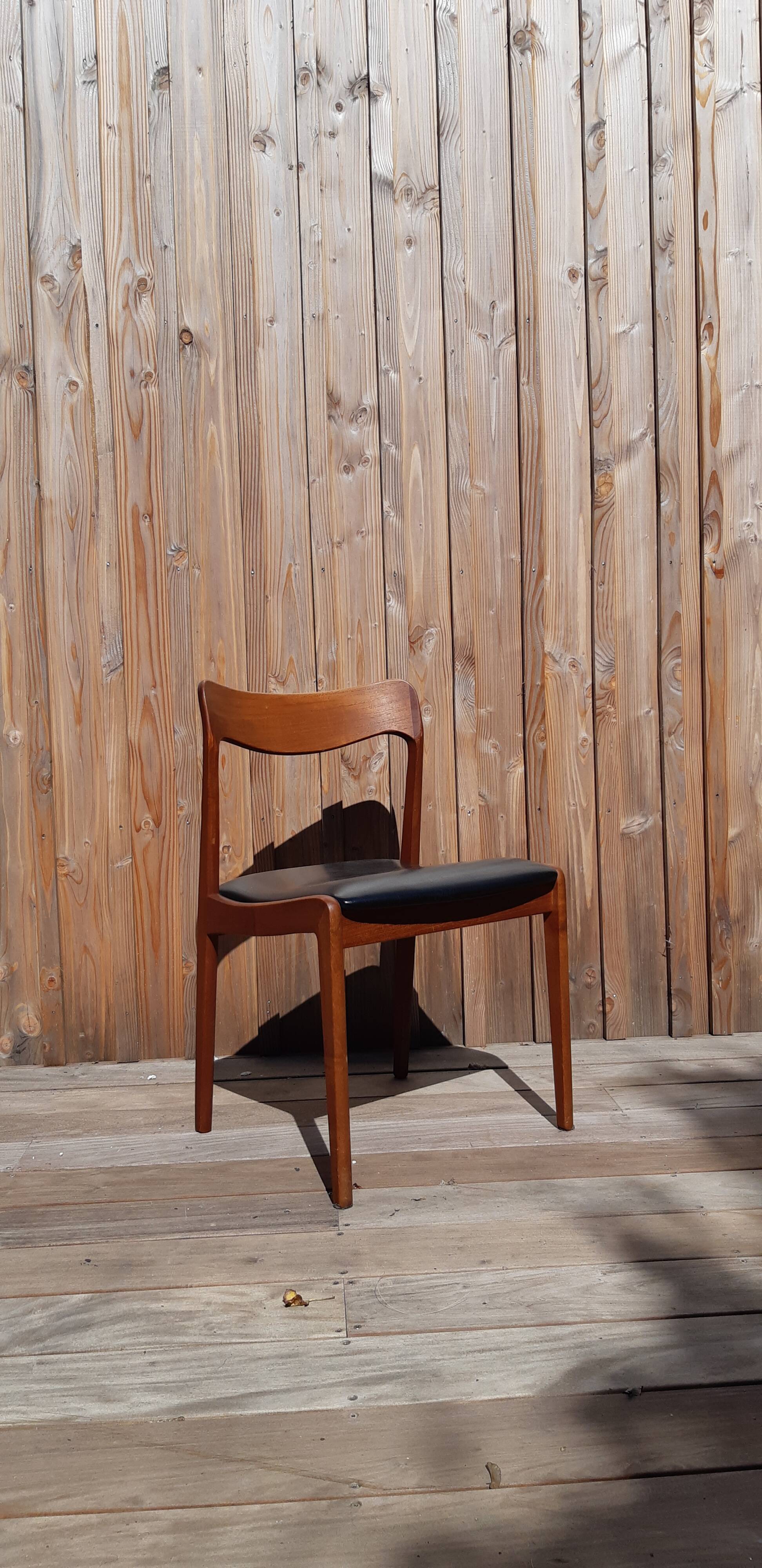 Set of 4 Scandinavian teak chairs and sky seats