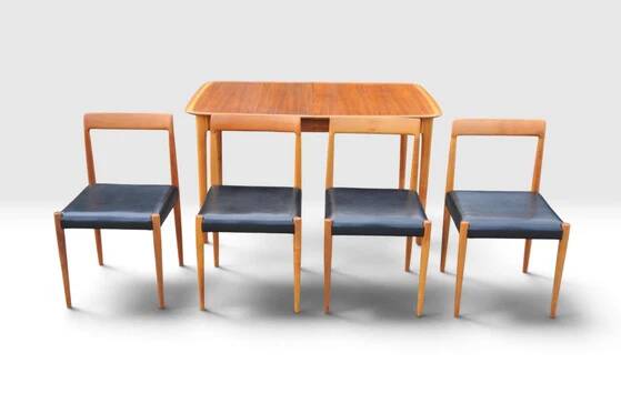 Extendable vintage Lübke table with 4 Lübke teak chairs