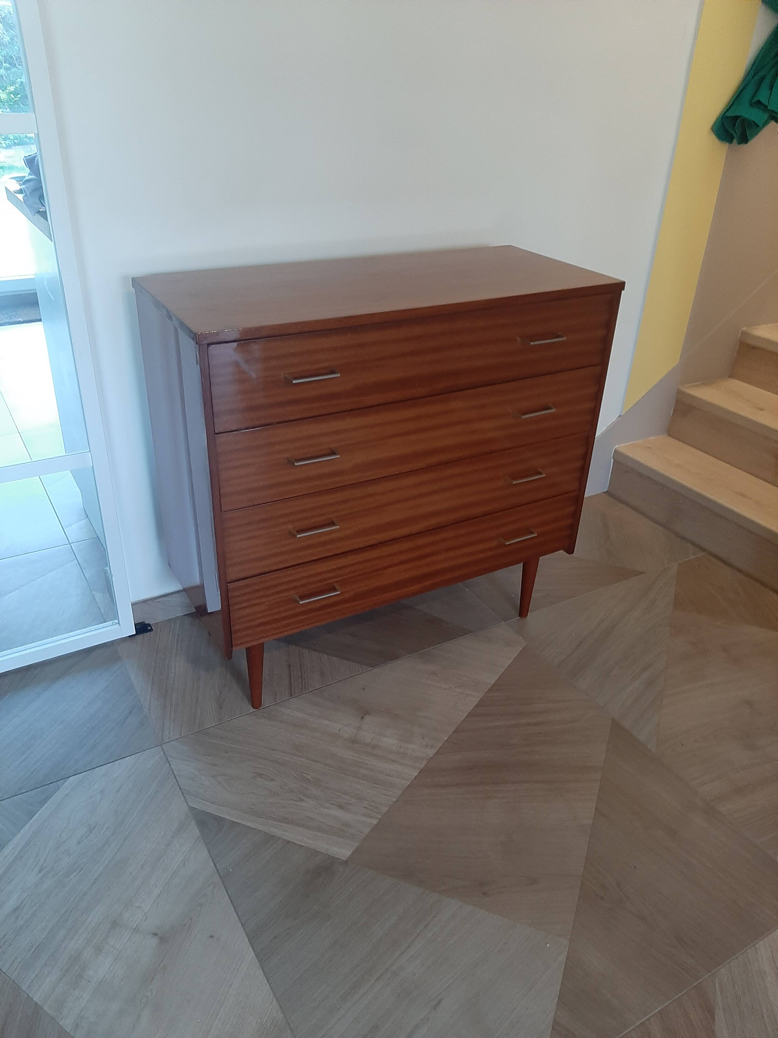 Commode en bois vernis, années 80