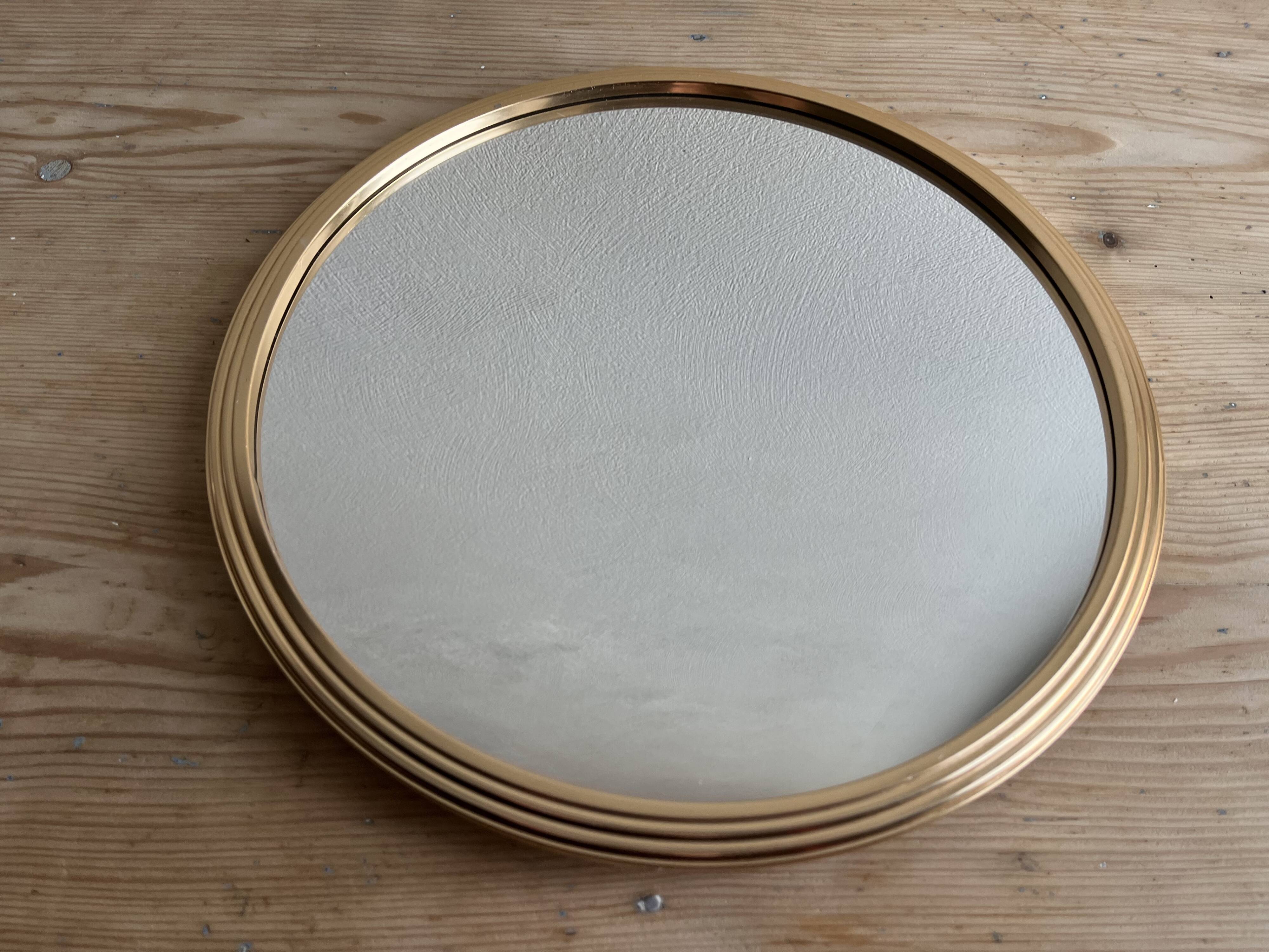 Vintage round gold mirror
