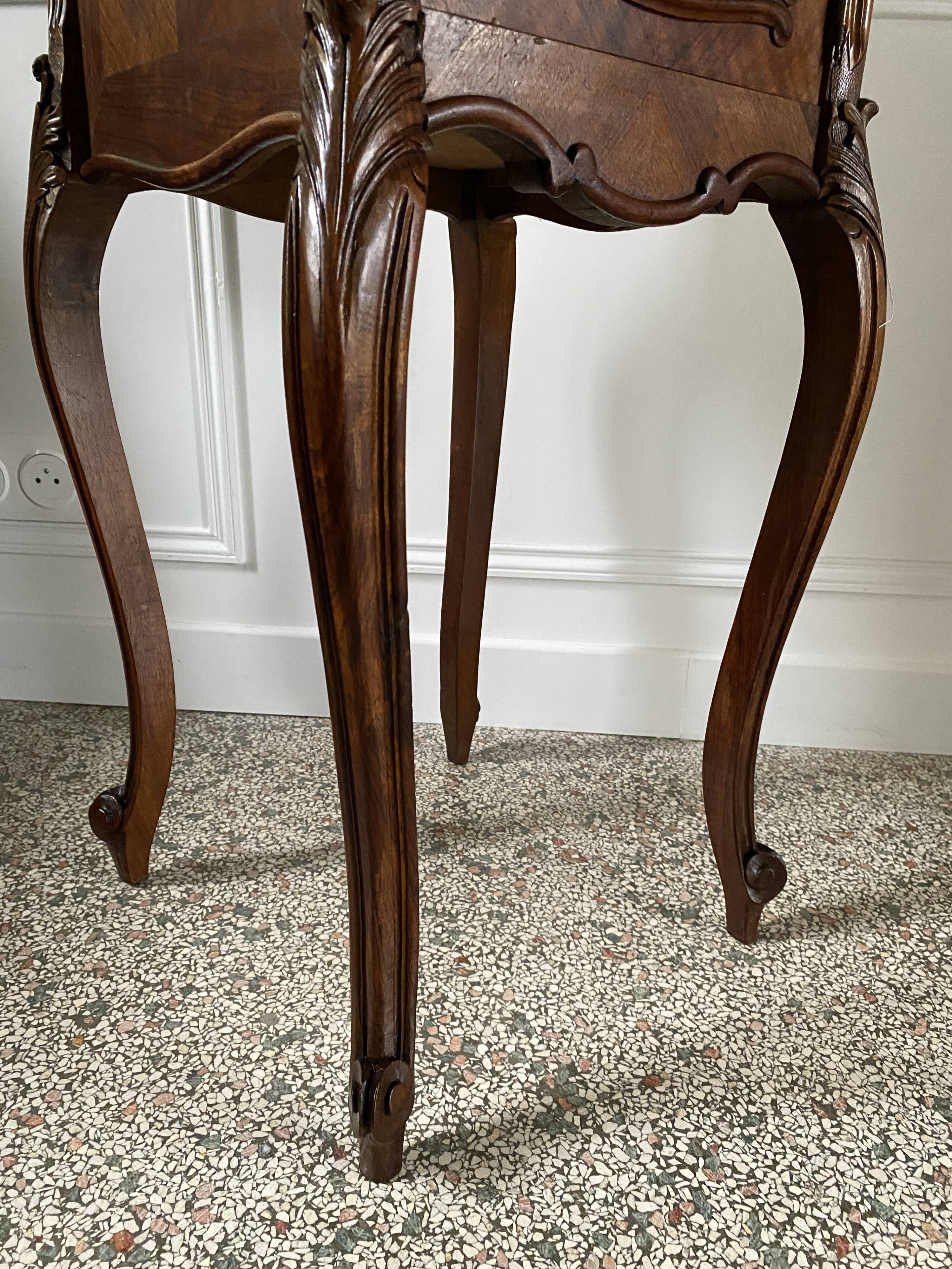 Bedside table / bedside table in veneered wood, molded and carved with foliage Louis XV style