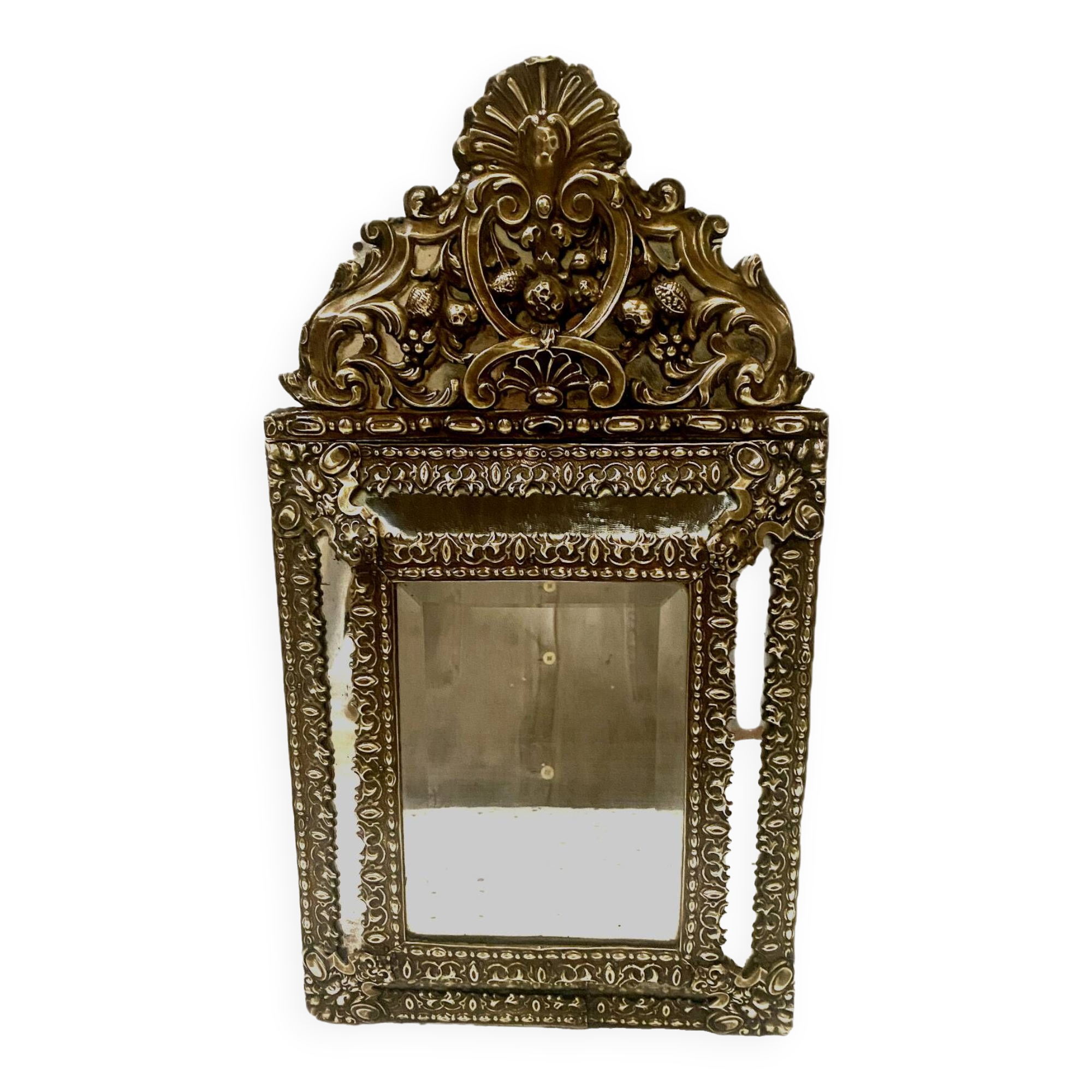 Miroir a parcloses en cuivre repoussé XIX siècle