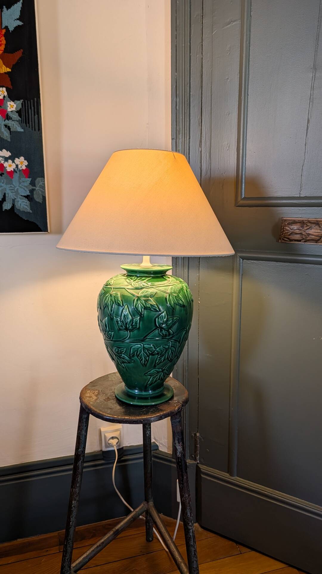 Green ceramic lamp with ivy decoration 70-80