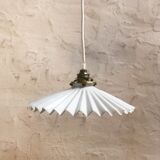 White pleated opaline hanging lamp