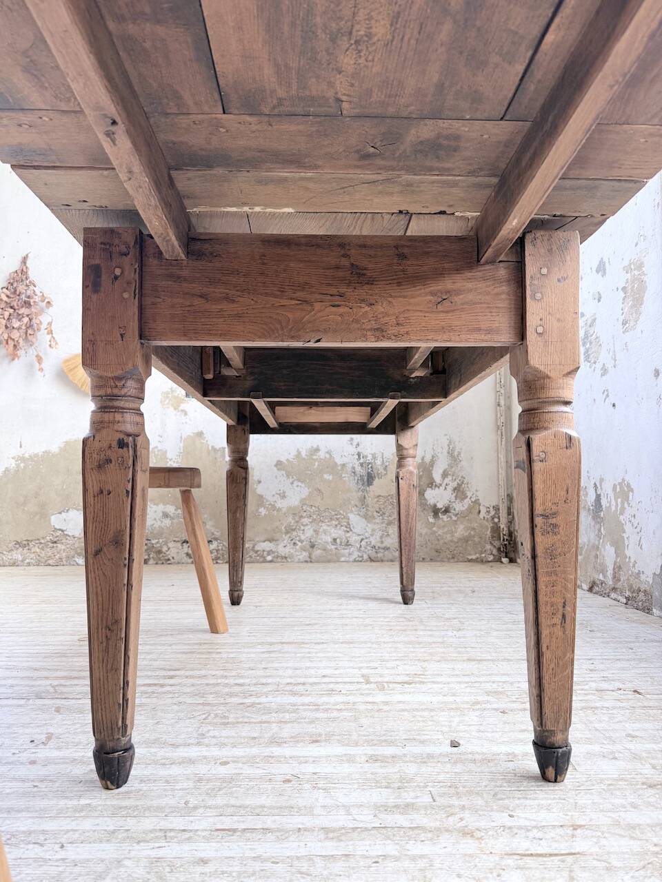 Solid oak farmhouse table with integrated extensions 1950