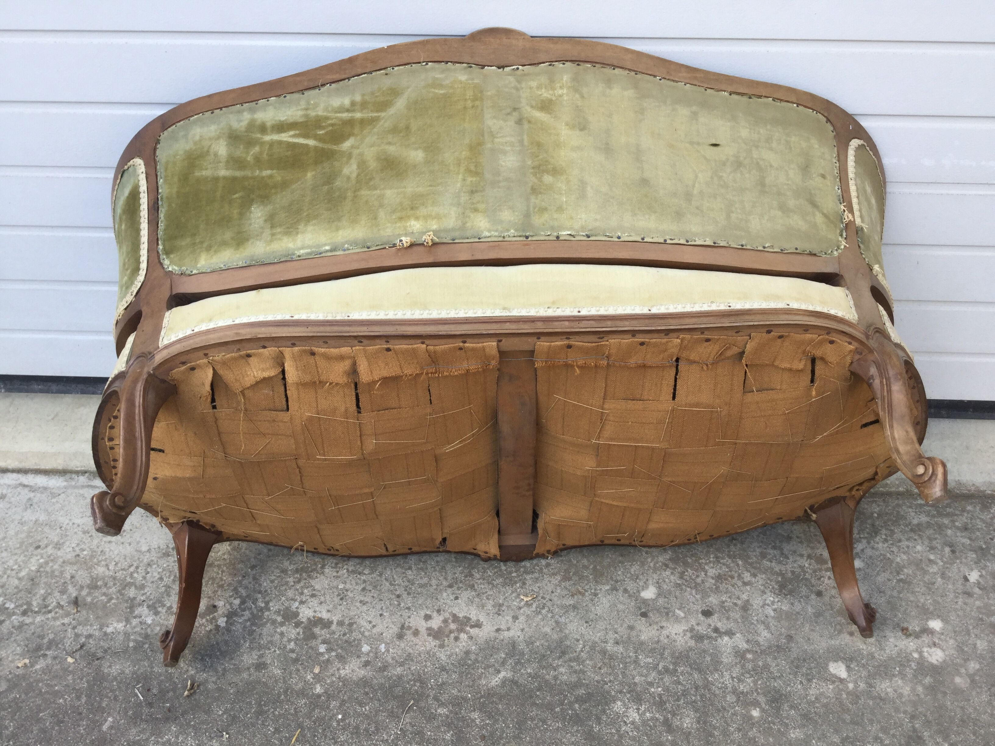 Sofa basket