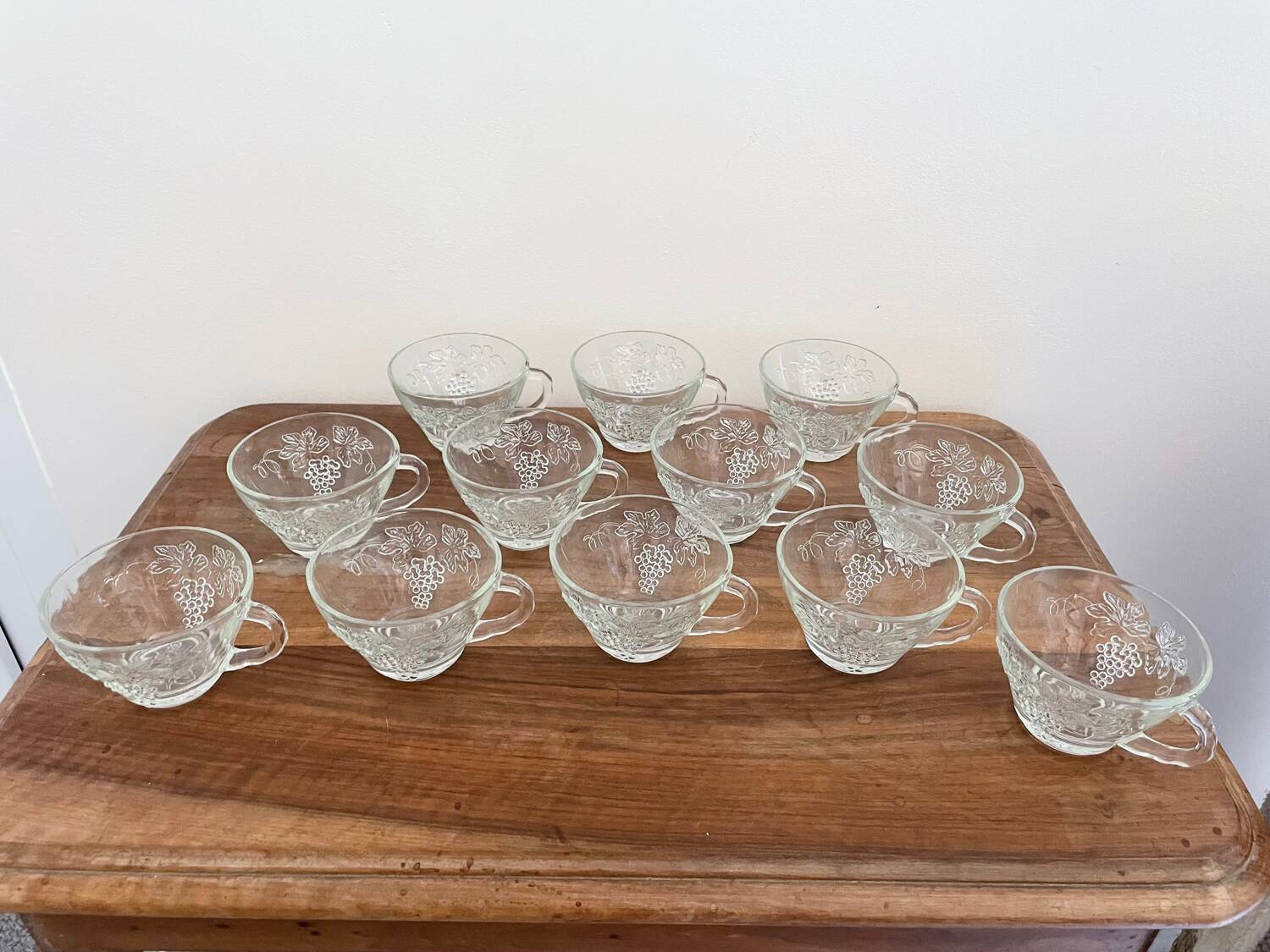 Set of 12 vintage grape mugs
