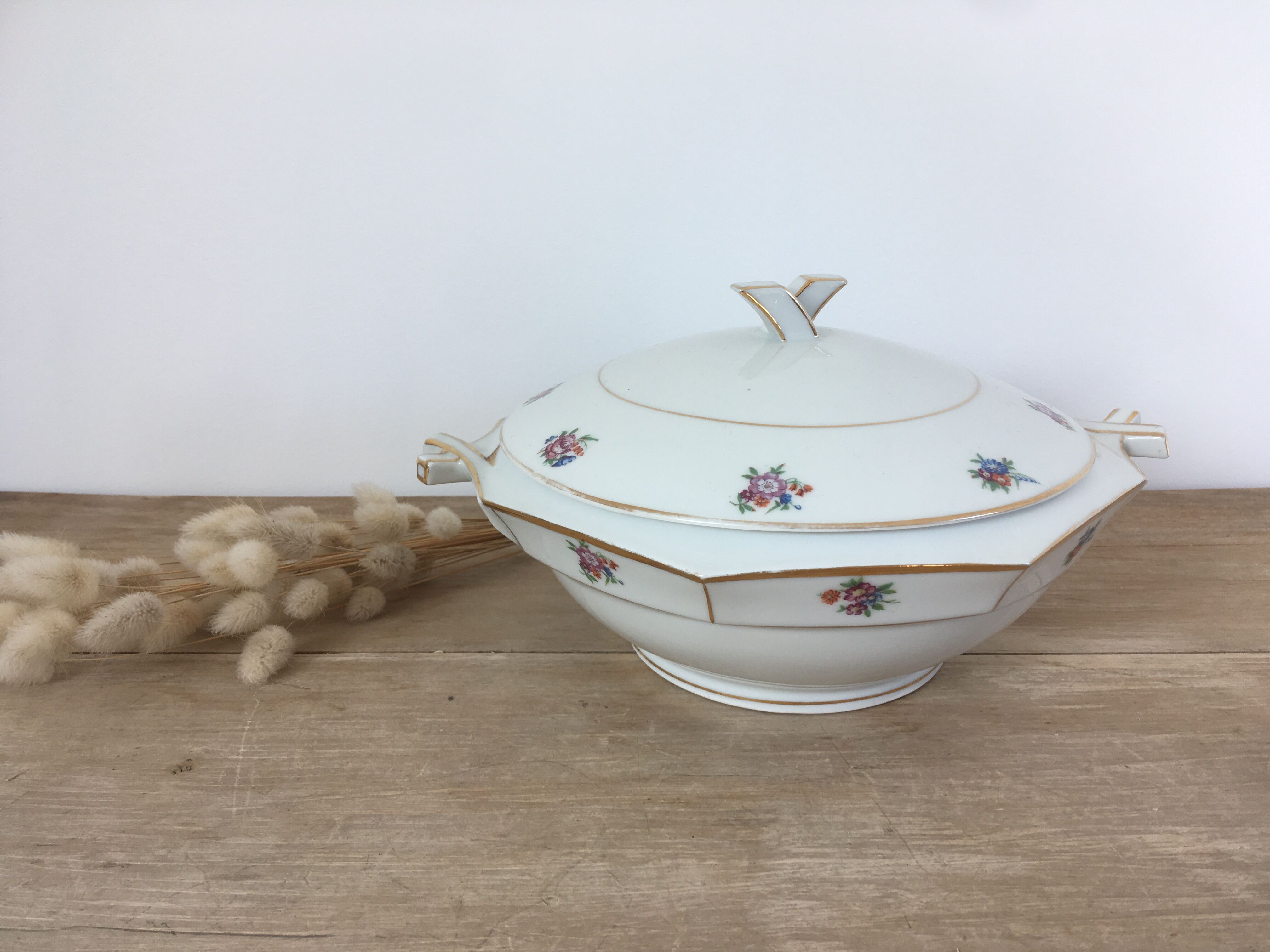 Tureen small flowers