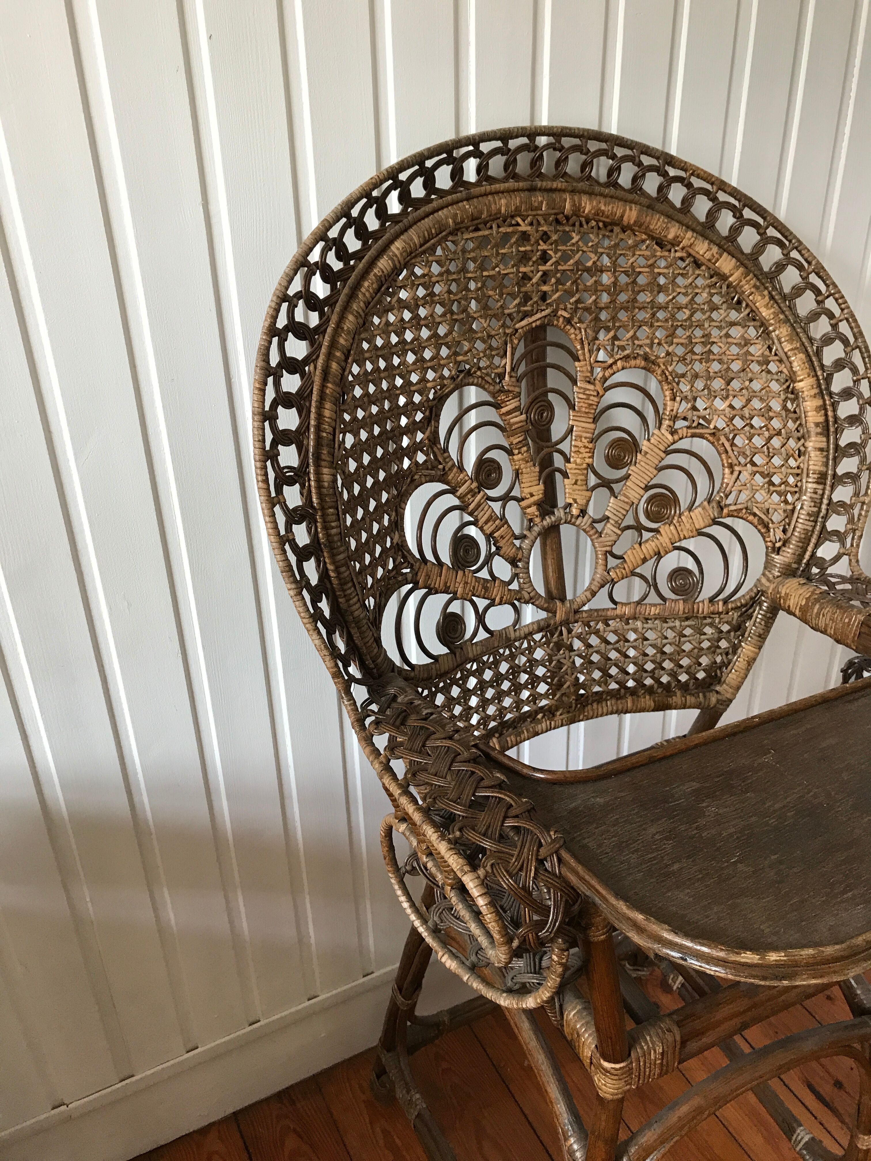 Emmanuelle chair for children