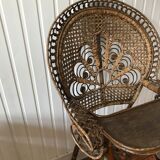 Emmanuelle chair for children