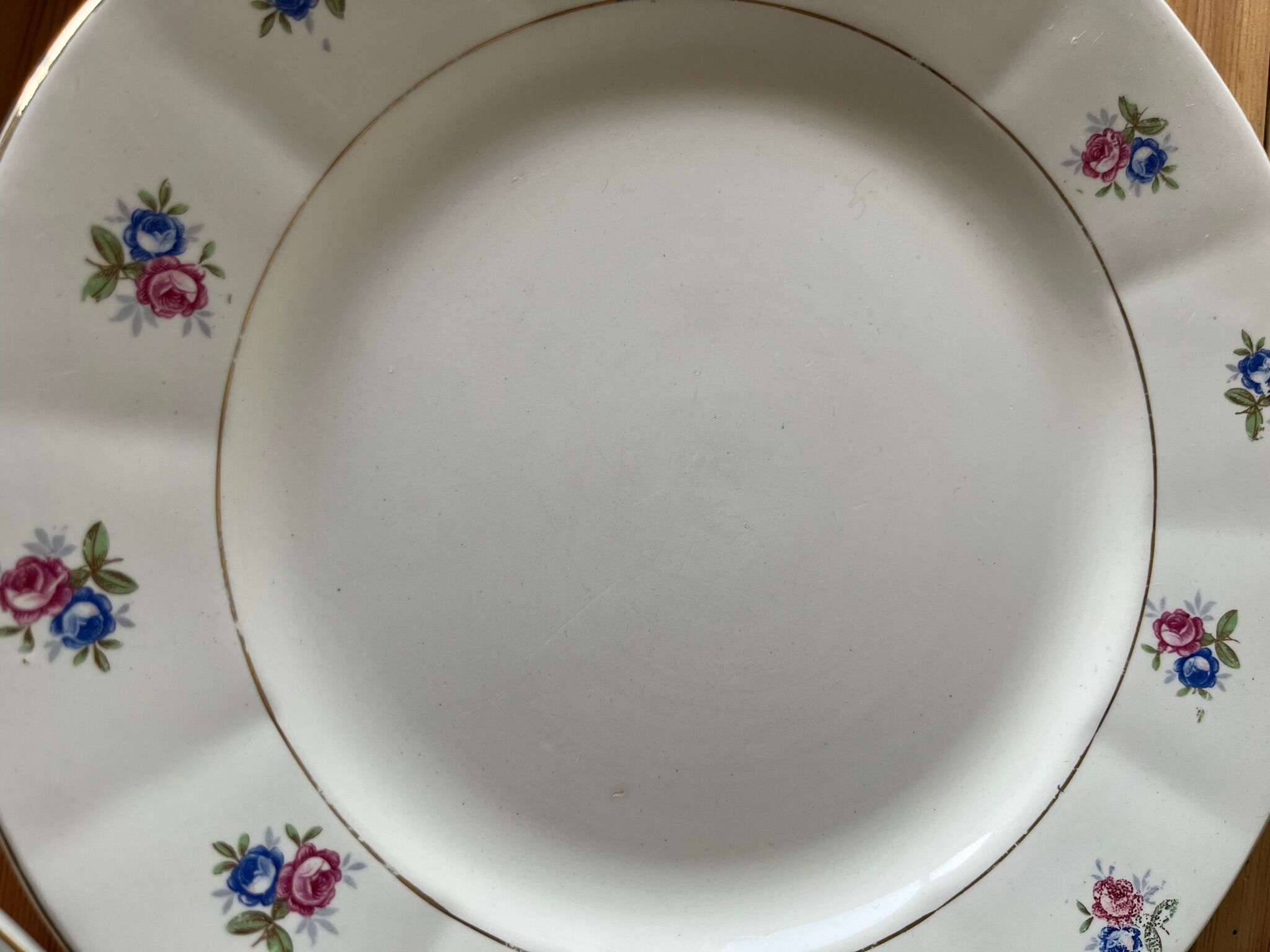 4 old Digoin & Sarreguemines “little flowers” flat plates
