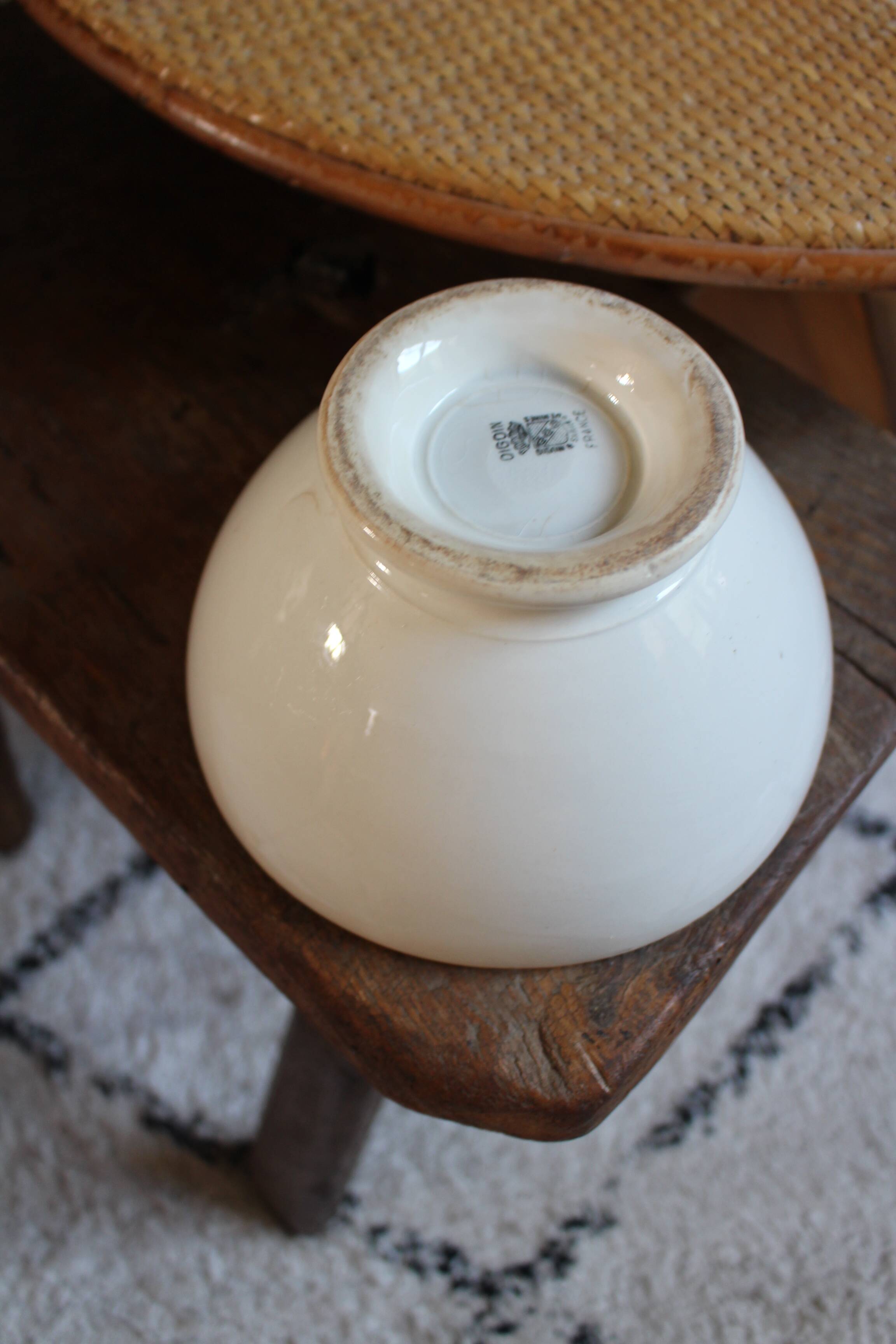 White earthenware bowl on foot Digoin Sarreguemines