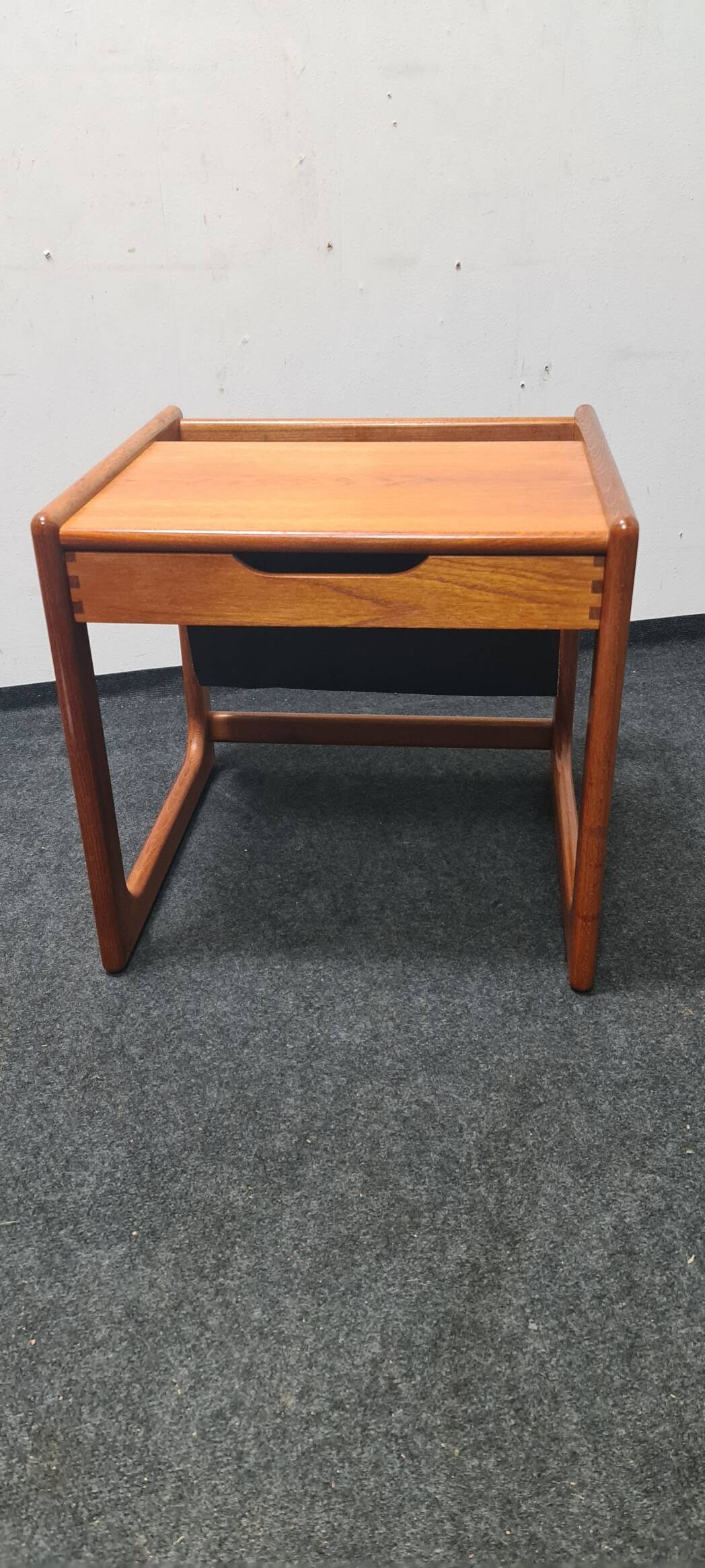 Salin Nyborg vintage Danish design magazine rack, side table