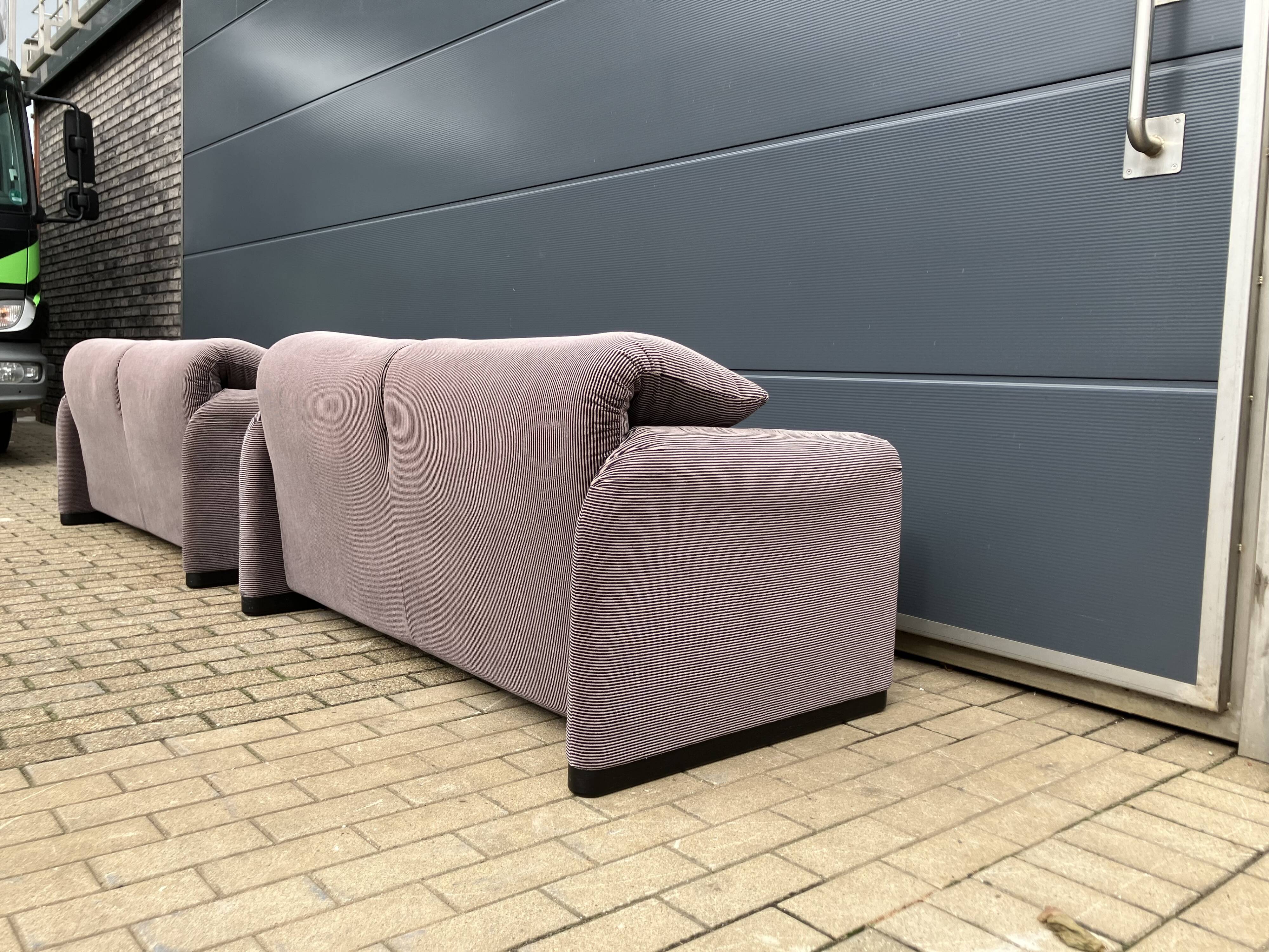 2x Cassina Maralunga 2zit original ribble fabric