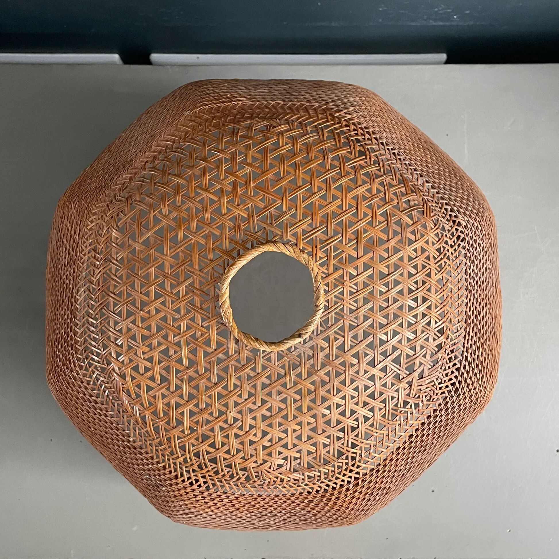 Woven rattan pendant lampshade