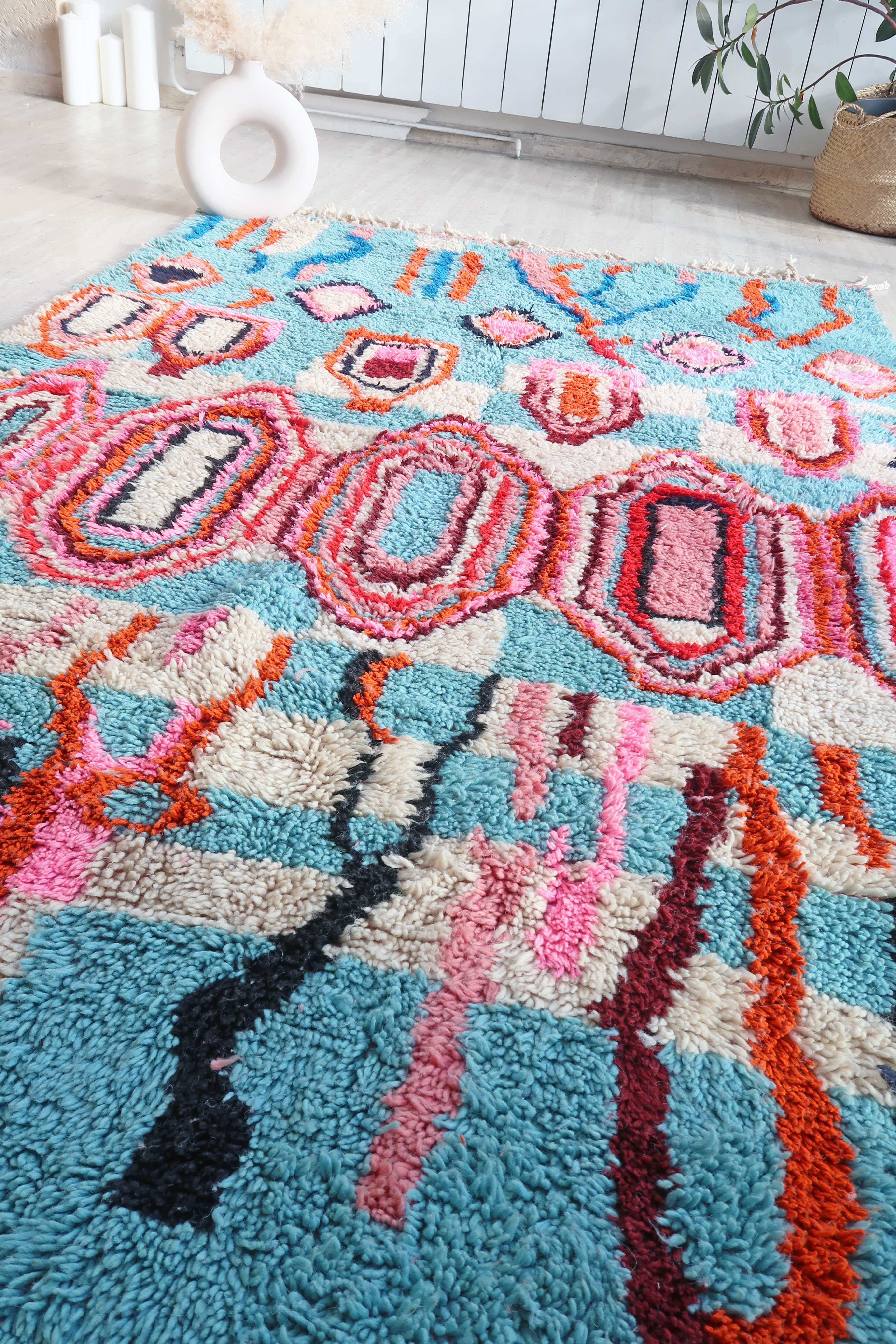 Pink and blue boujaad berber carpet in wool, hand-woven in morocco