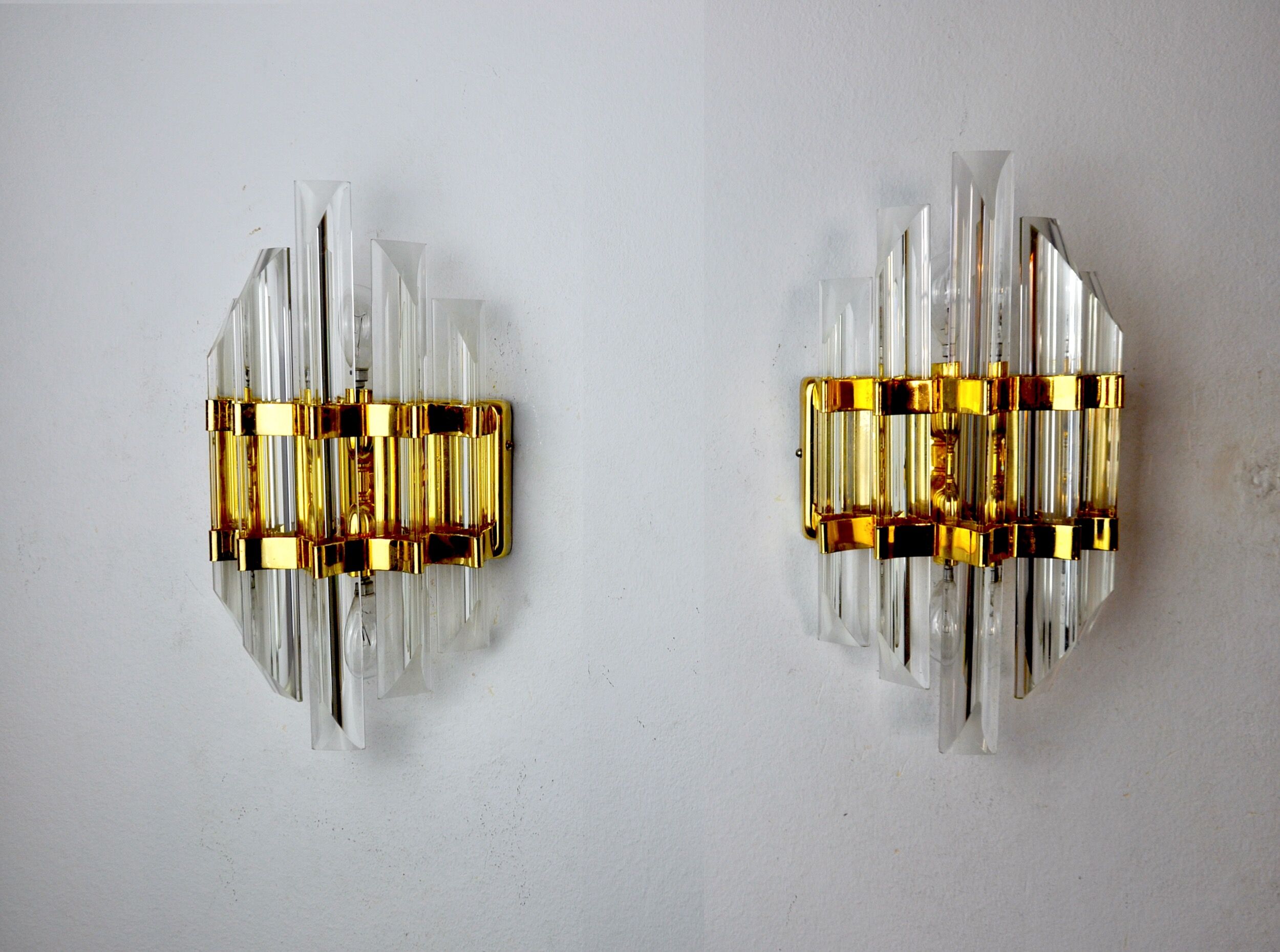 Pair of Venini wall lamps cut glass Murano Italy 1970