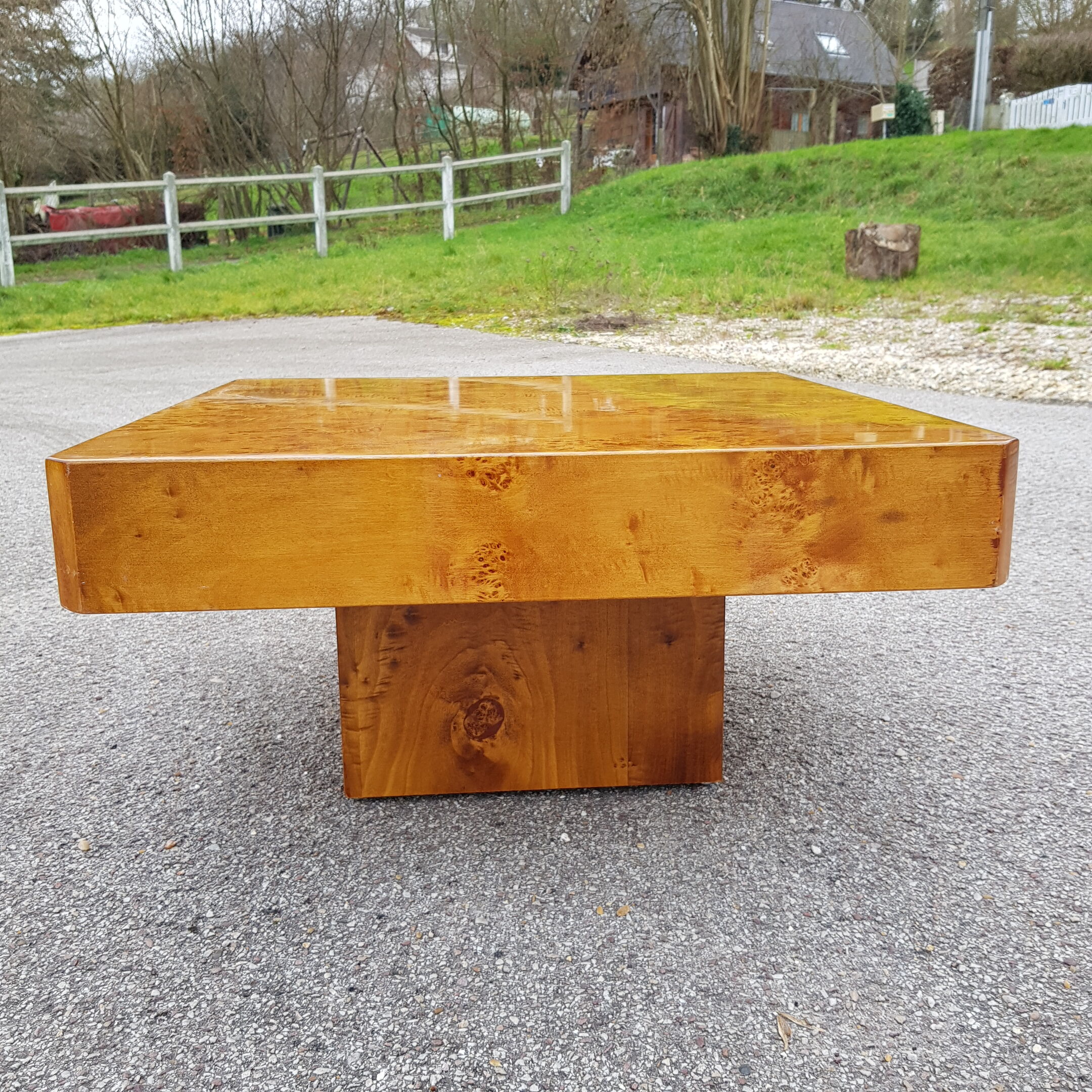 Sofa tip or coffee table