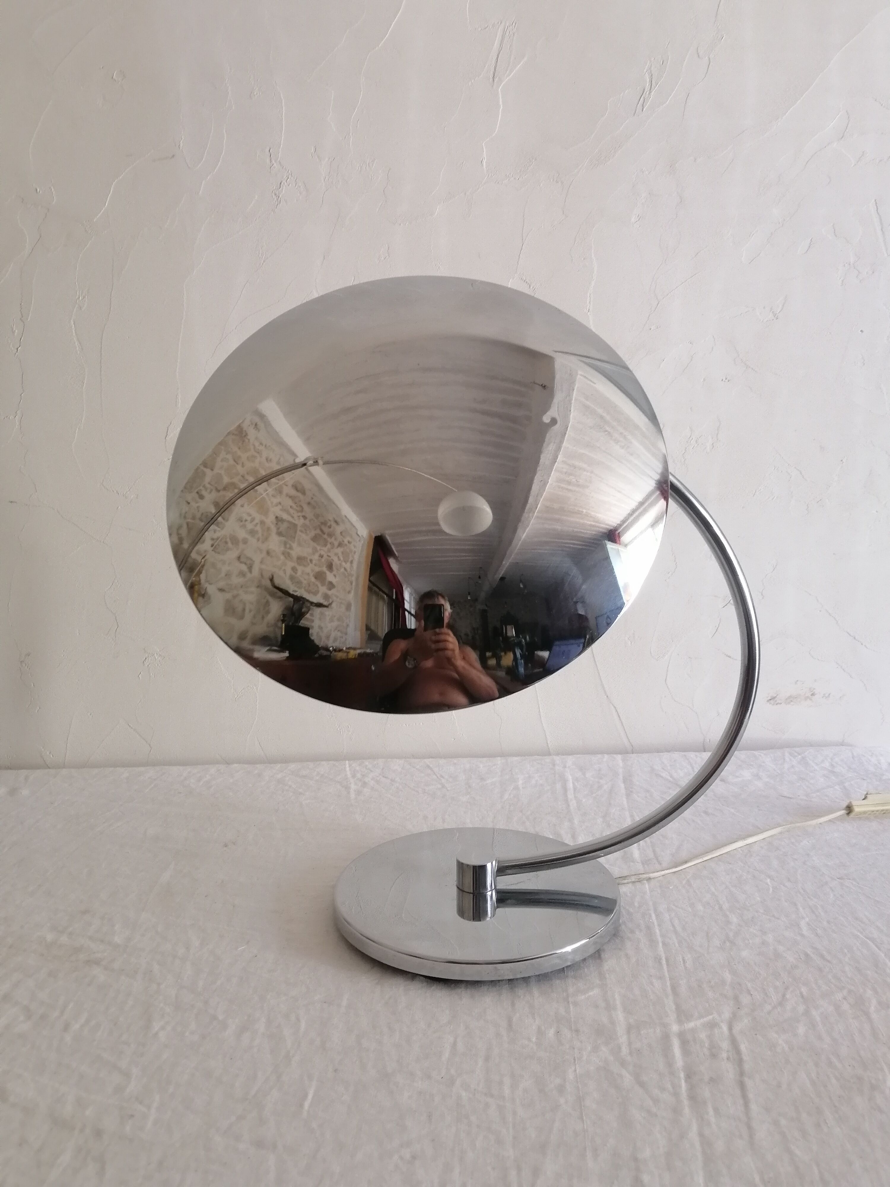 Lampe des années 70 en métal chromé