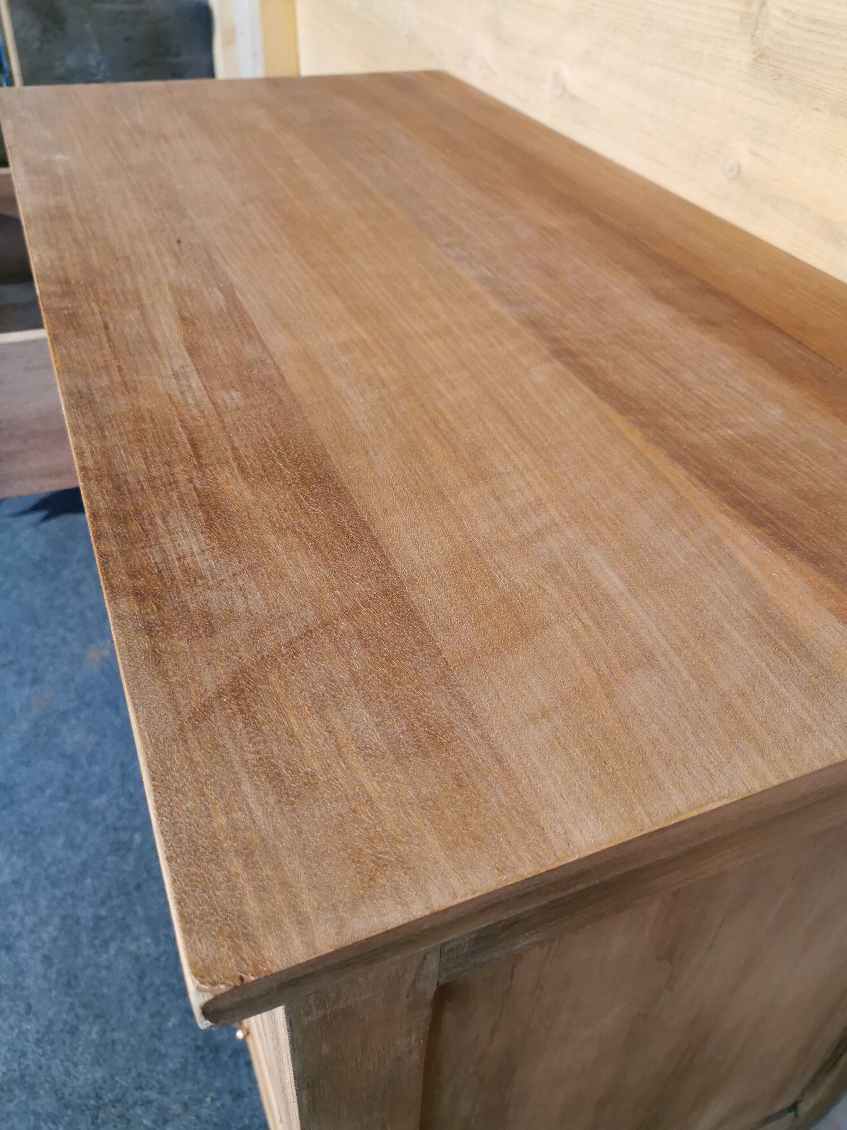 Oak chest of drawers