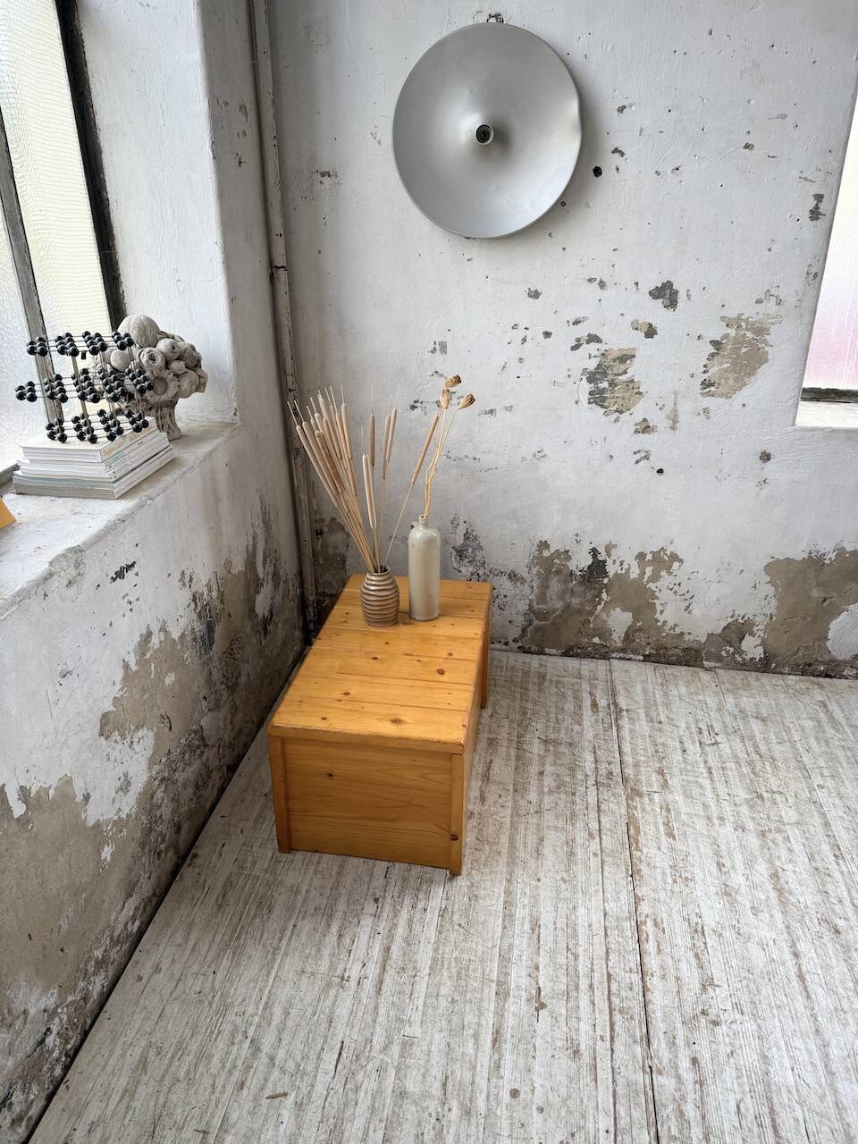 Chest or coffee table Perriand Les Arcs 1800