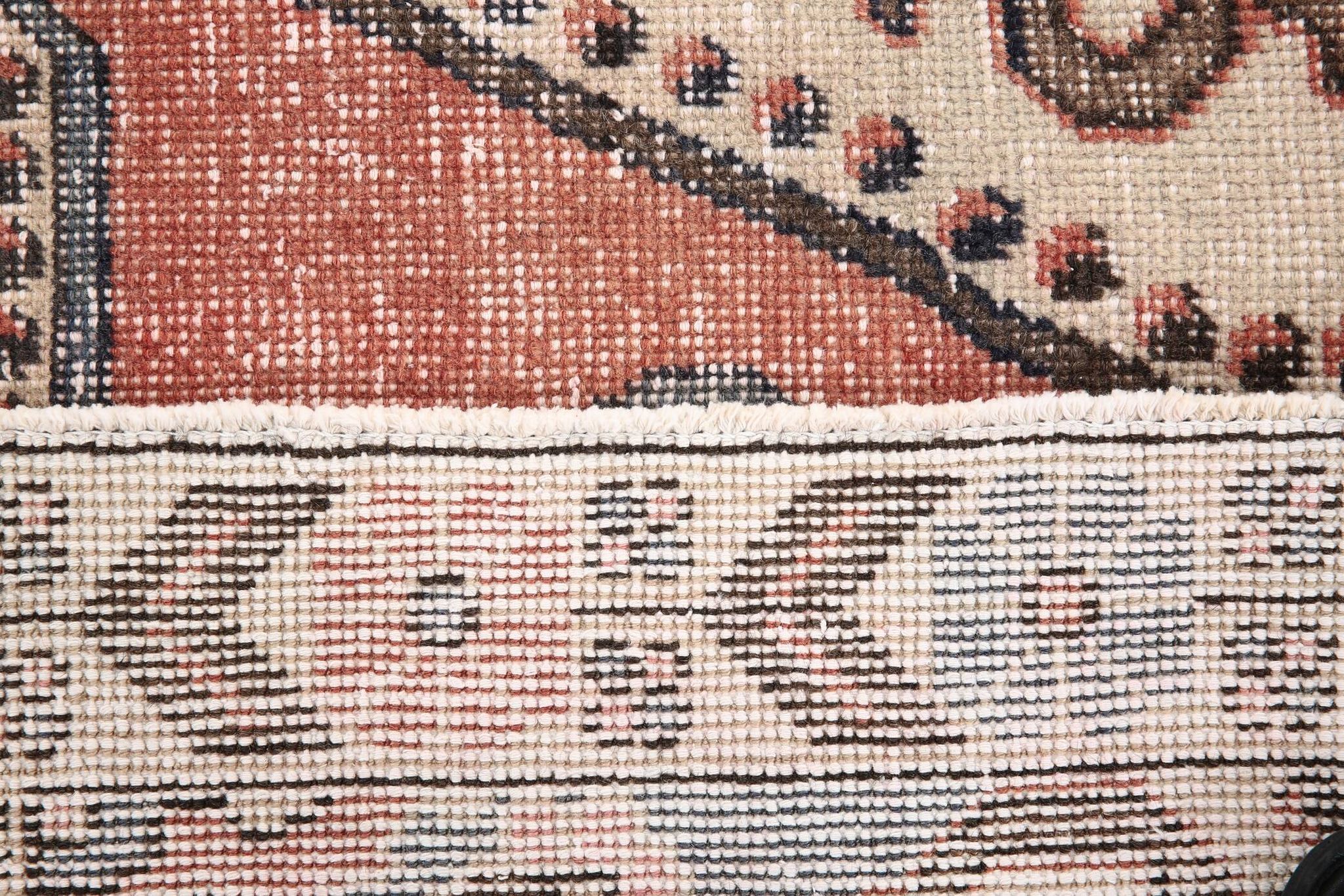 Tapis oriental vintage en laine, médaillon géométrique corail et bleu