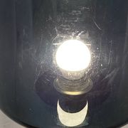 Lampadaire en métal et verre fumé
