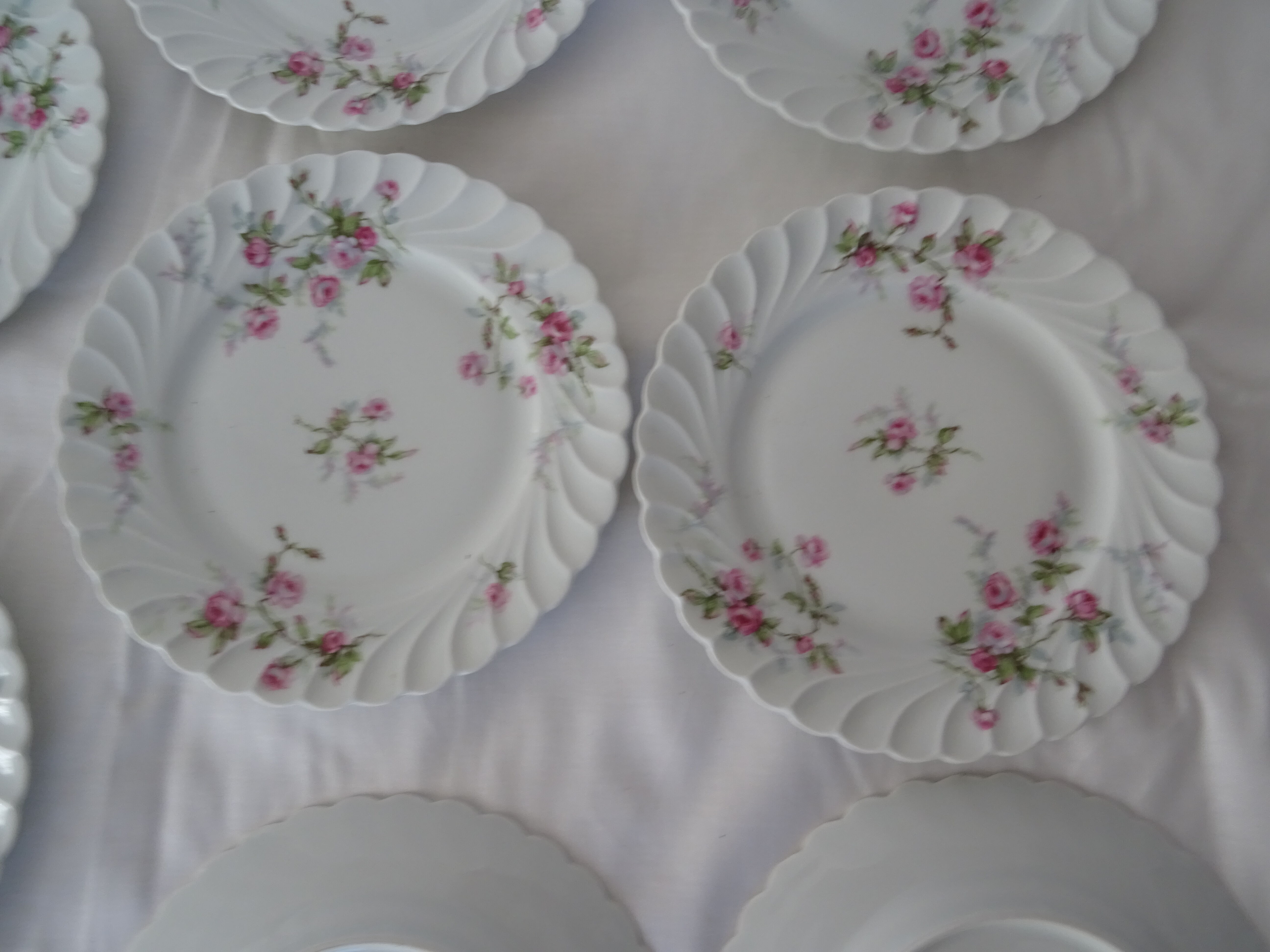 8 flat plates Haviland 426112 Sylvie flowers small roses Limoges