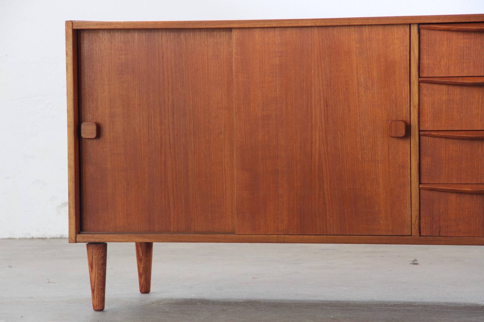 Vintage Mid-Century Danish Lowboard / Sideboard in Teak, 1960s