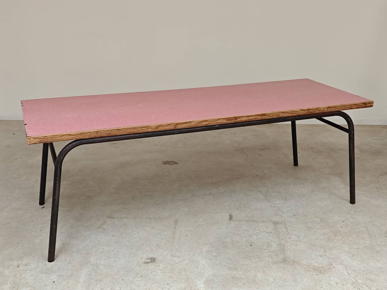 Large canteen table in pink formica and metal.