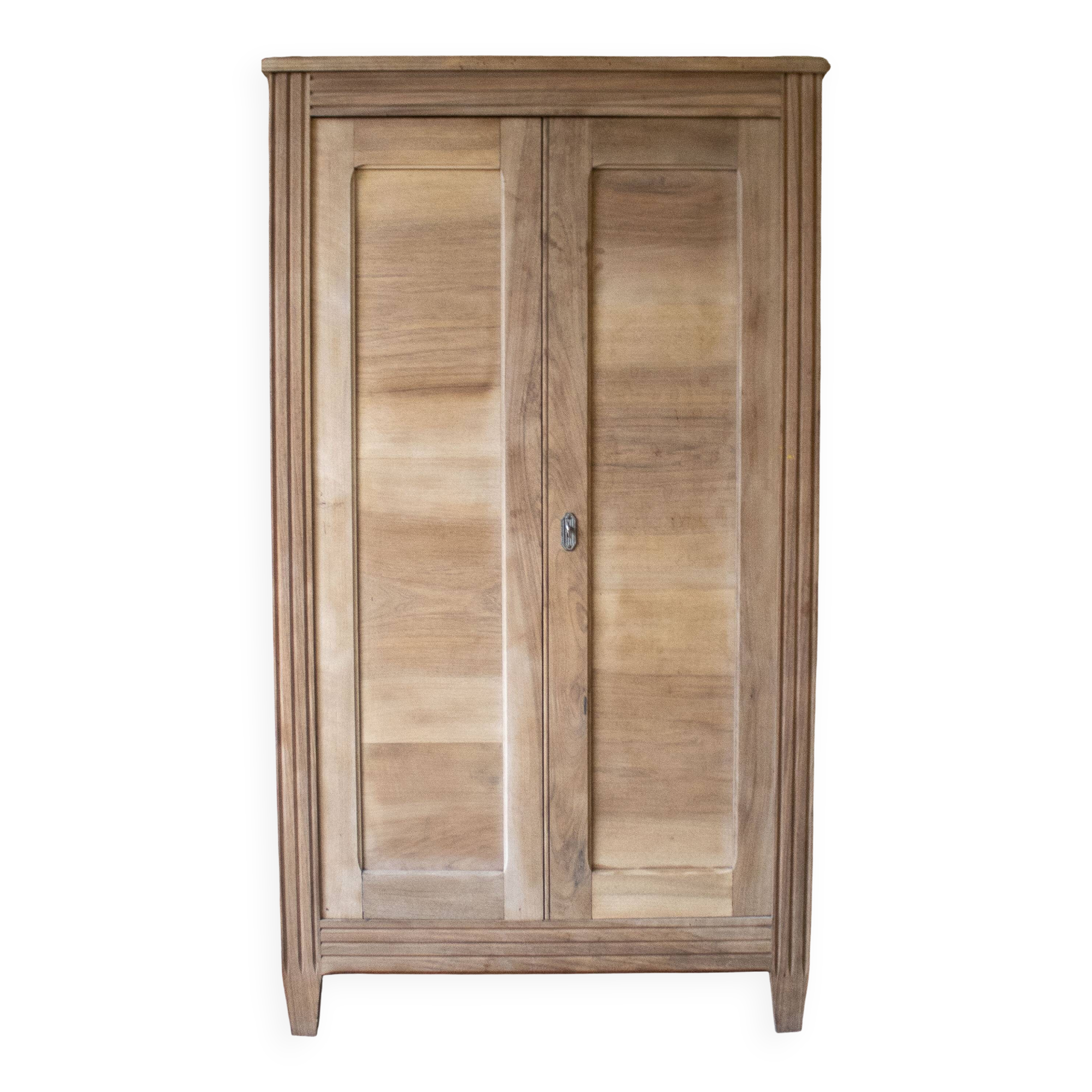 Petite  armoire parisienne