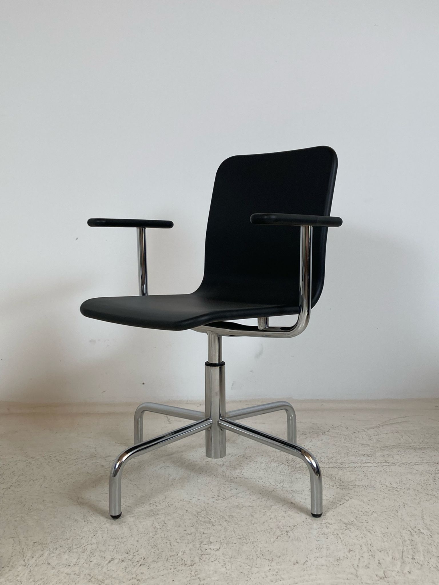 Soho armchair by Naoto Fukasawa for Magis
