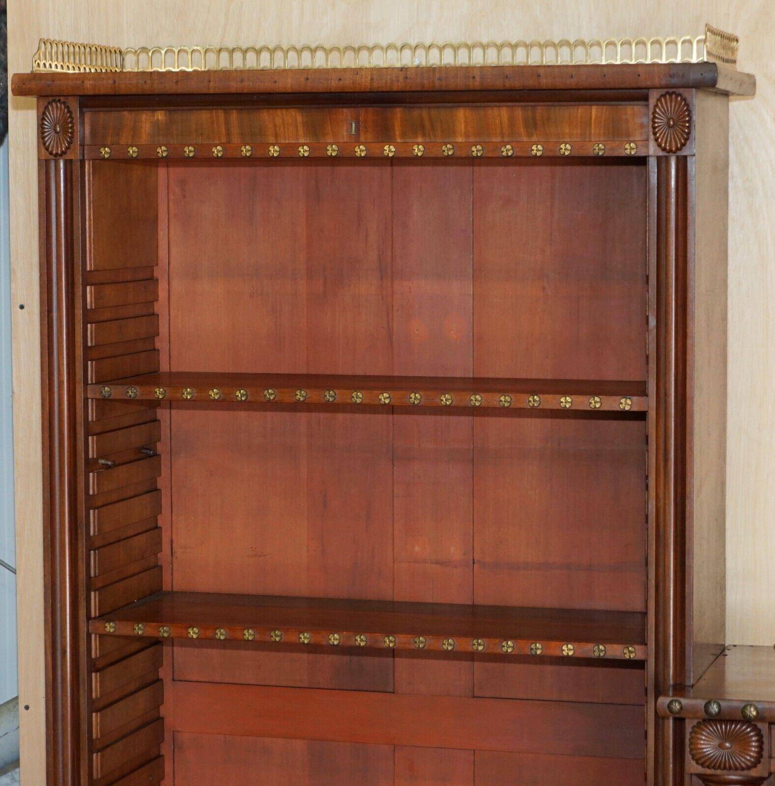 Antique library William IV 1830 3.5 m with brass gallery