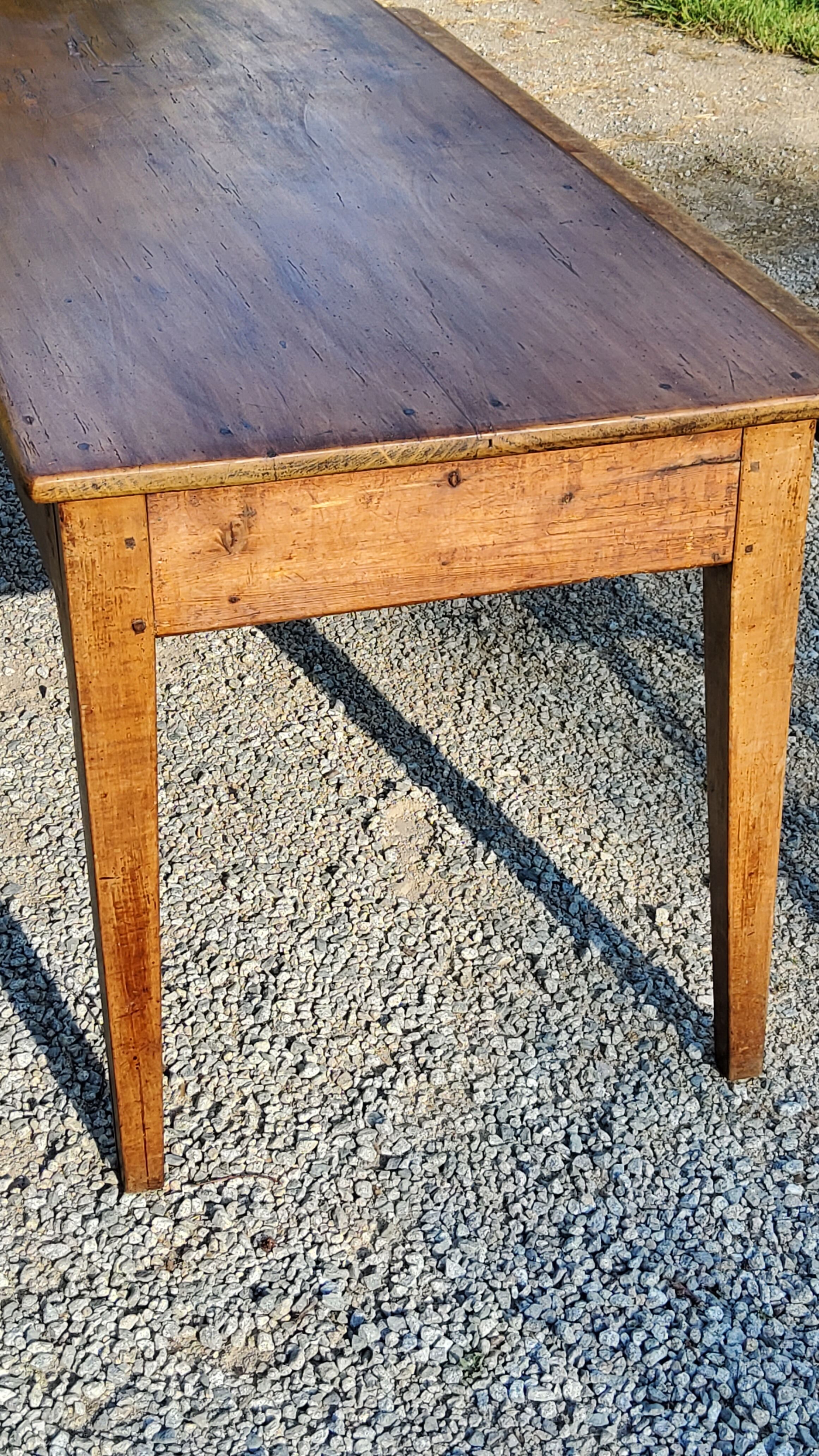 Farm table nineteenth century feet spindles 251cm and its 2 benches