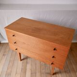 Scandinavian designer chest of drawers in blond oak Mid-Century Circa 1950