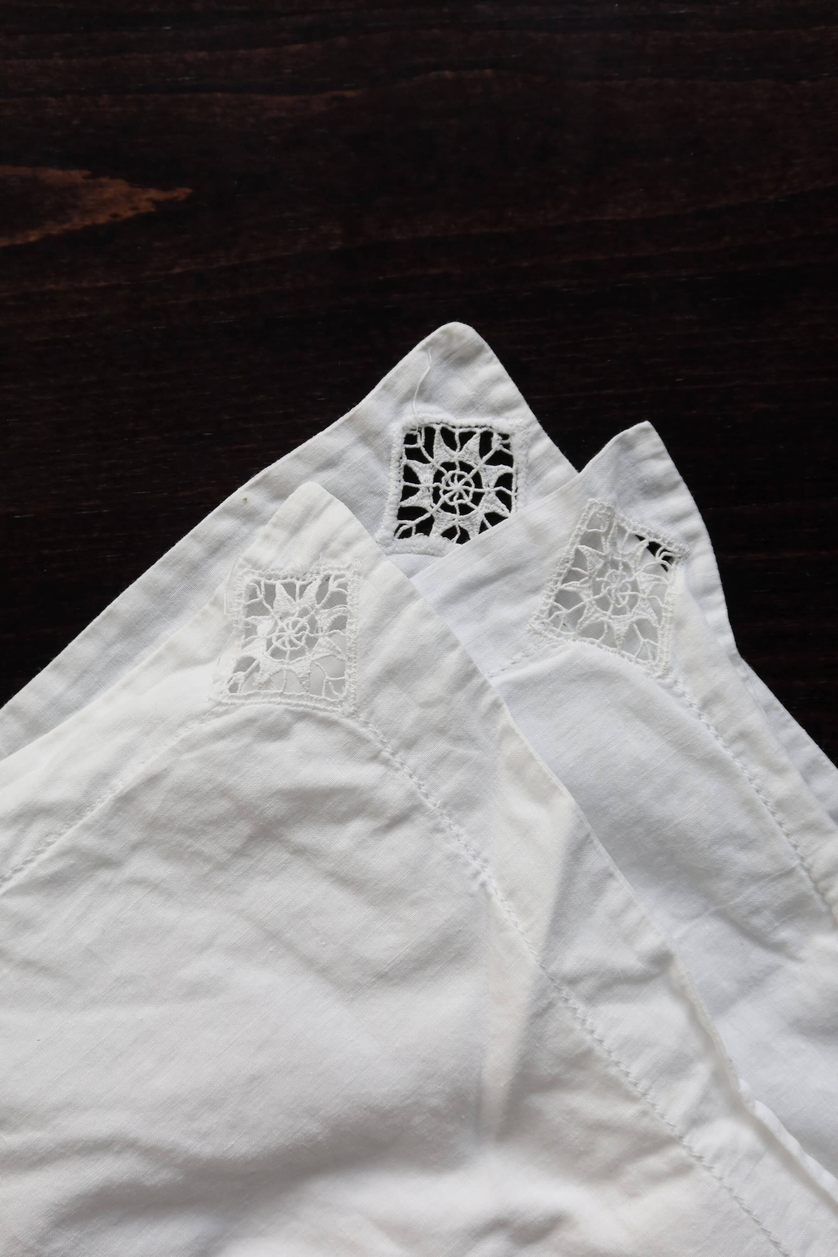 Vintage white cotton pillowcase - Embroidery