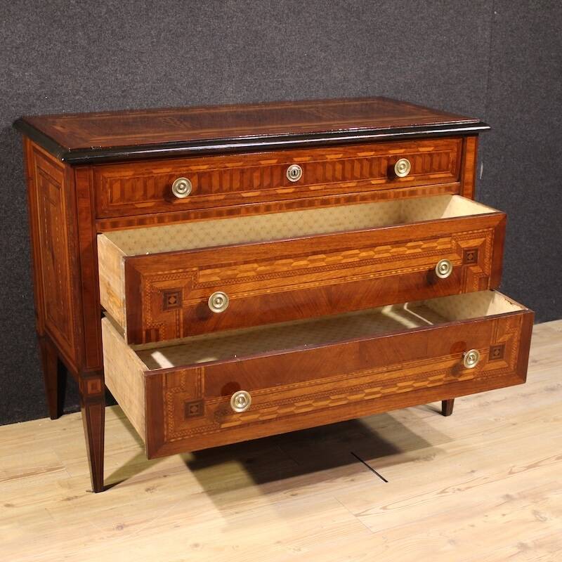 Commode en marqueterie de style Louis XVI italien du 20e siècle