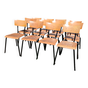 Chaises d'écoliers