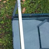 Table d’appoint vintage en plexiglas bleu et acier – Marc Berthier pour Prisunic