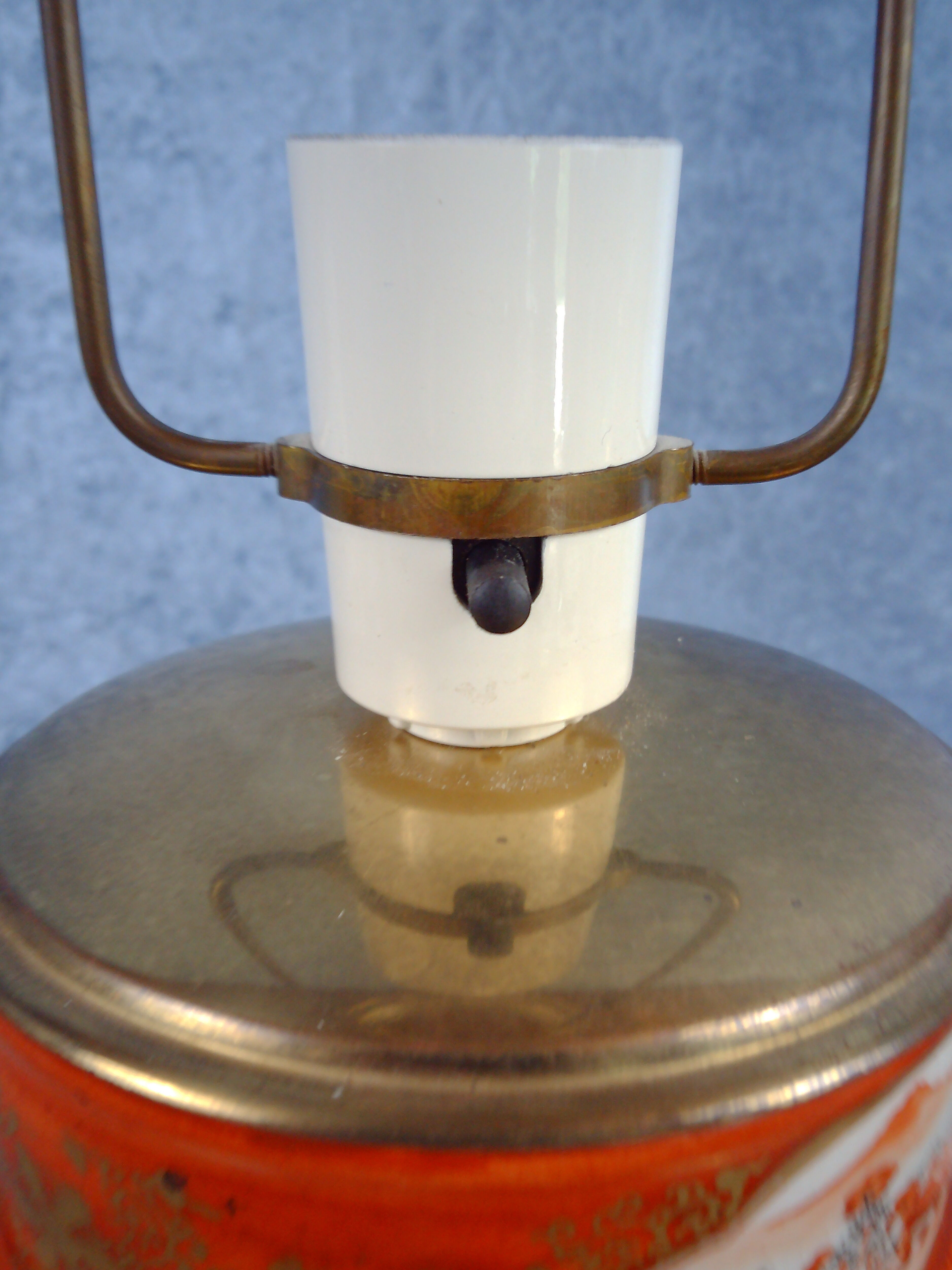 Japanese Kutani tablelamps made from porcelain vases from Meiji period (1868-1912). A pair.