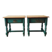 Paire de tables de chevet patinées