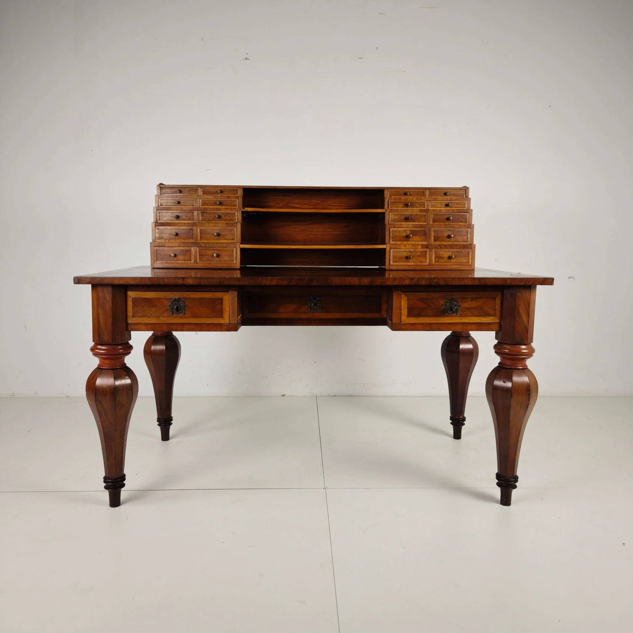 Bureau d'écriture en marqueterie, Allemagne 19e siècle