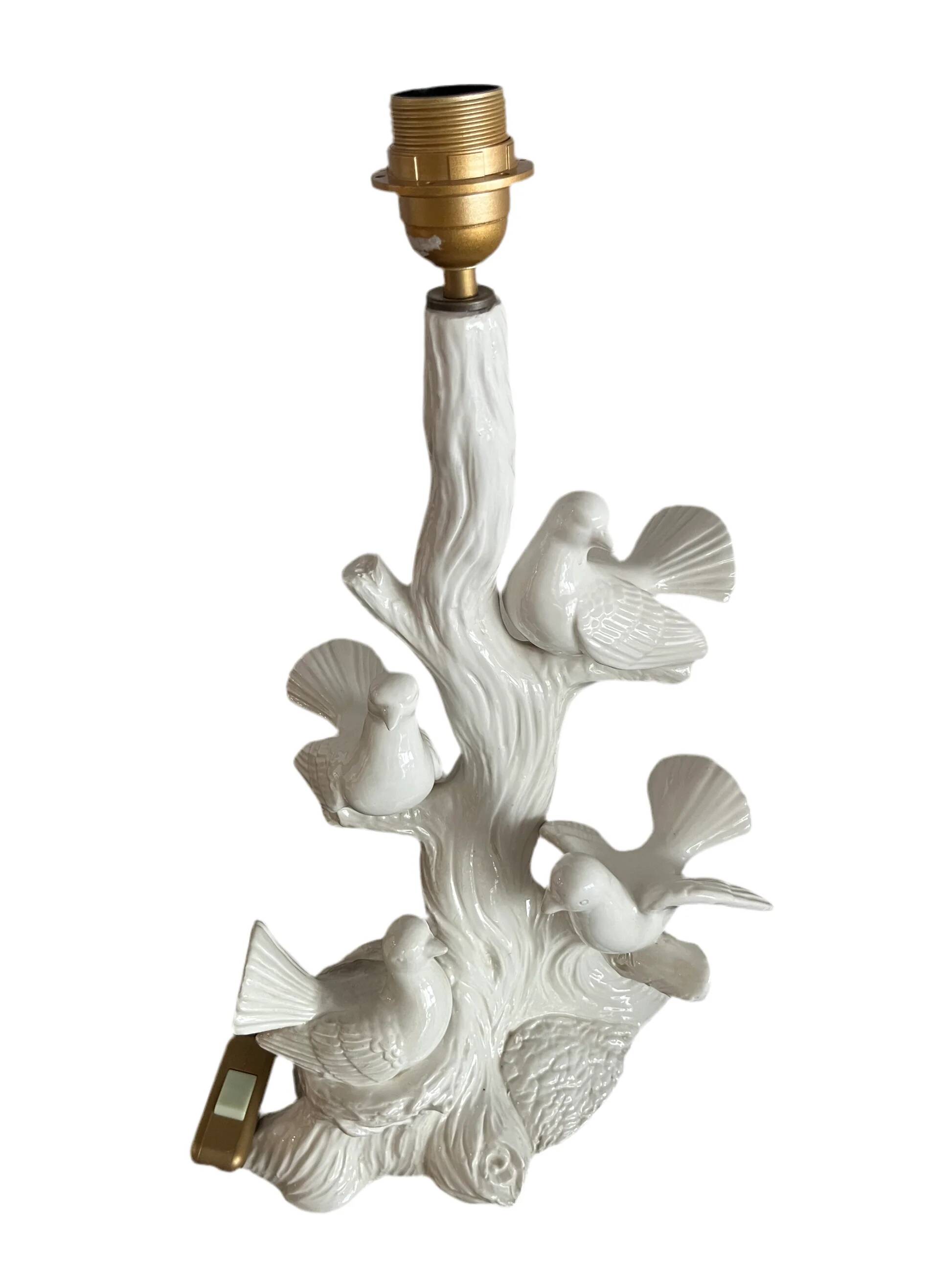 Lamp with 4 vintage doves